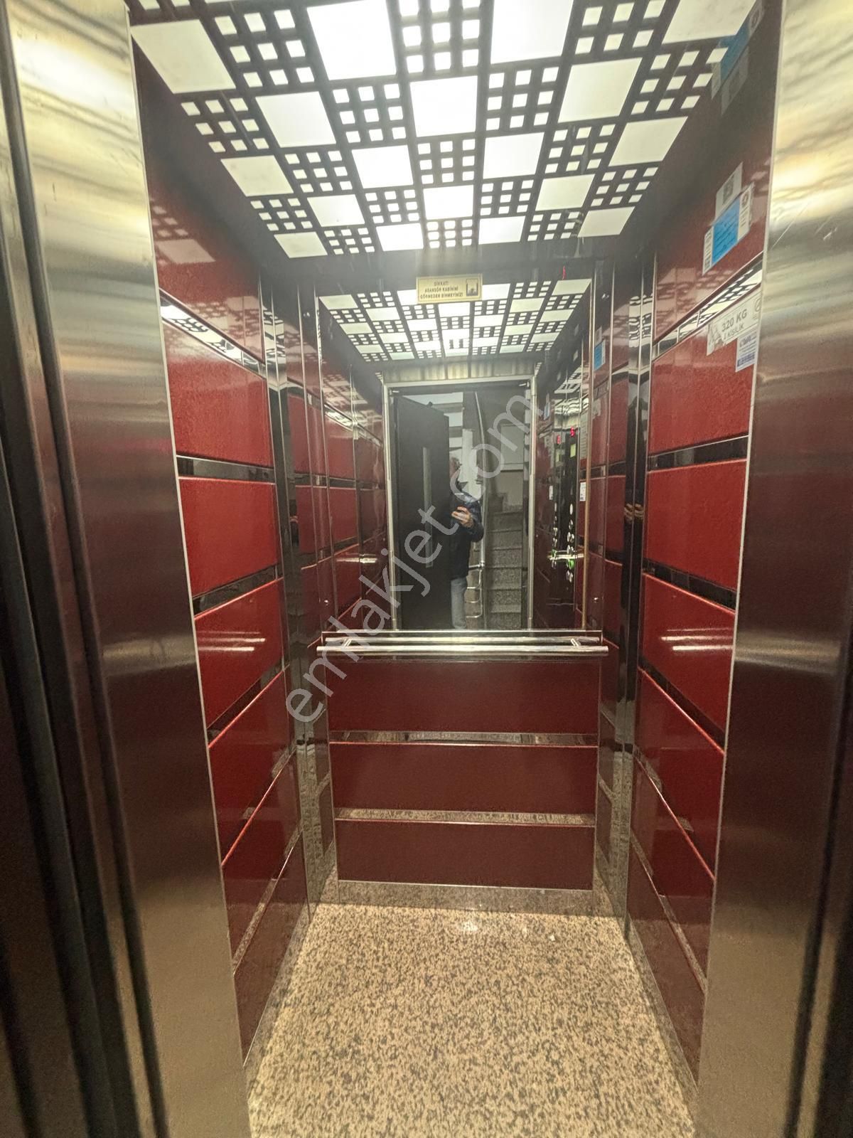 Maltepe Fındıklı'da Oldukça Geniş Kullanışlı Satılık 3+1 Daire - Görsel 16