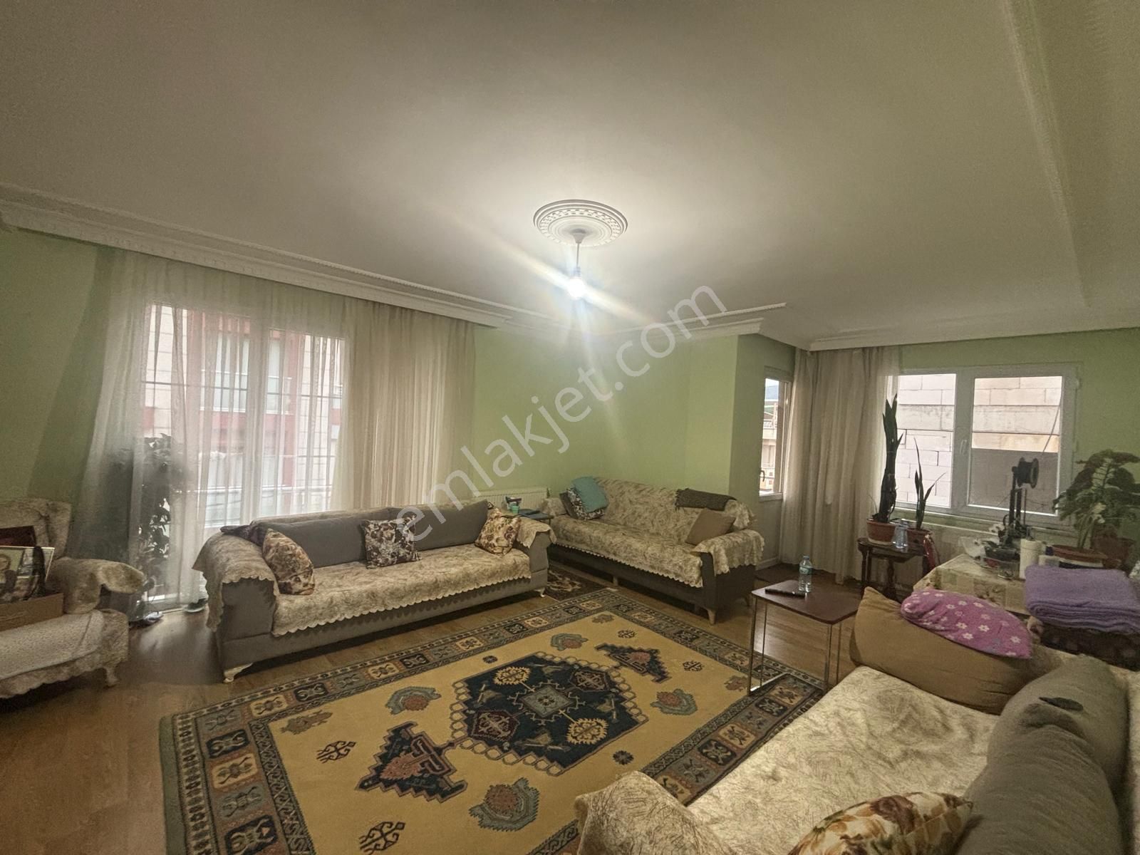 Maltepe Fındıklı'da Oldukça Geniş Kullanışlı Satılık 3+1 Daire