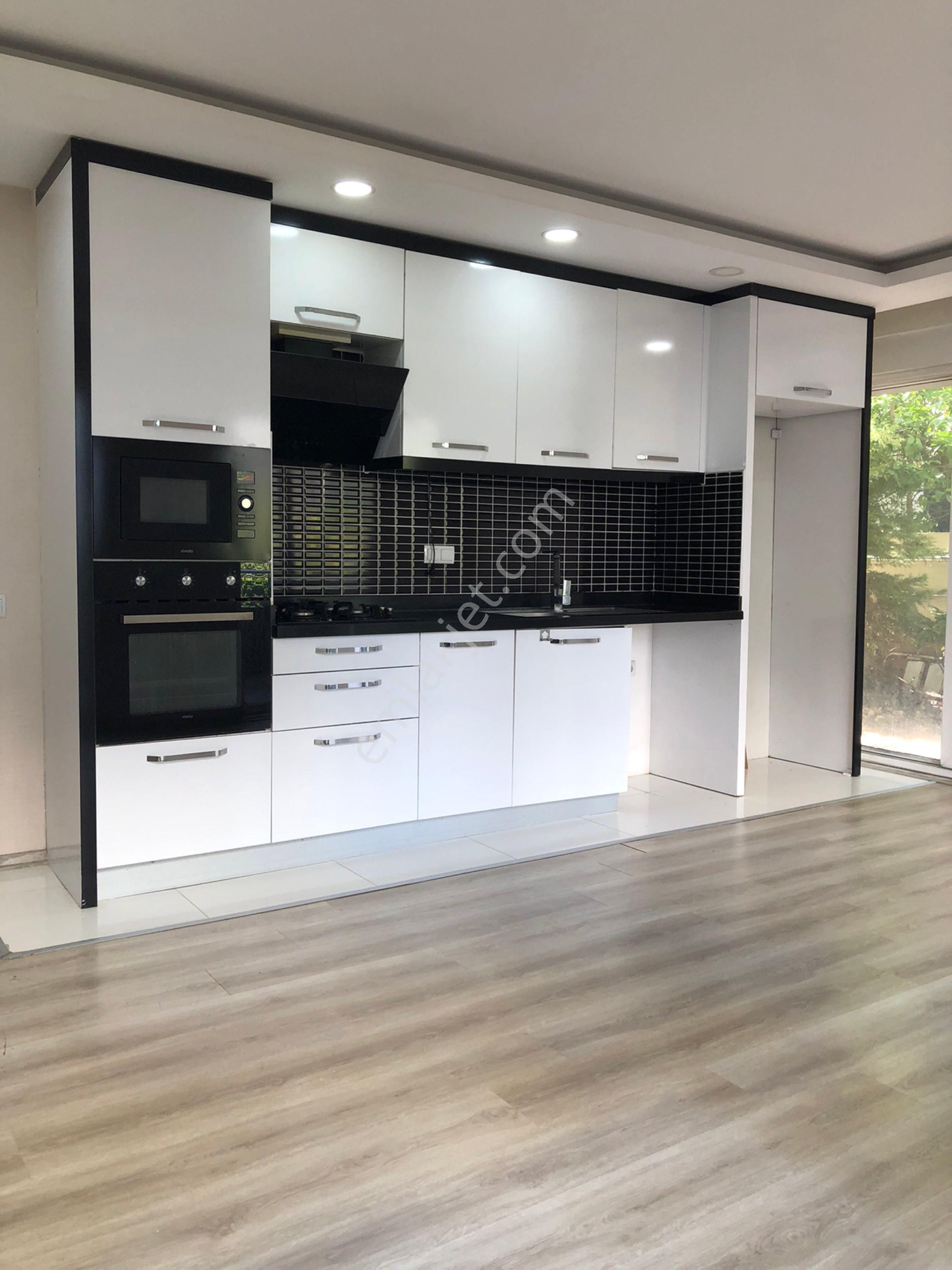 Çağlayan Barınaklar'da,denize 350 Mt,keyifli 130m2 Bahçeli,şık Ve Donanımlı (2+1)bahçe Katı - Görsel 12