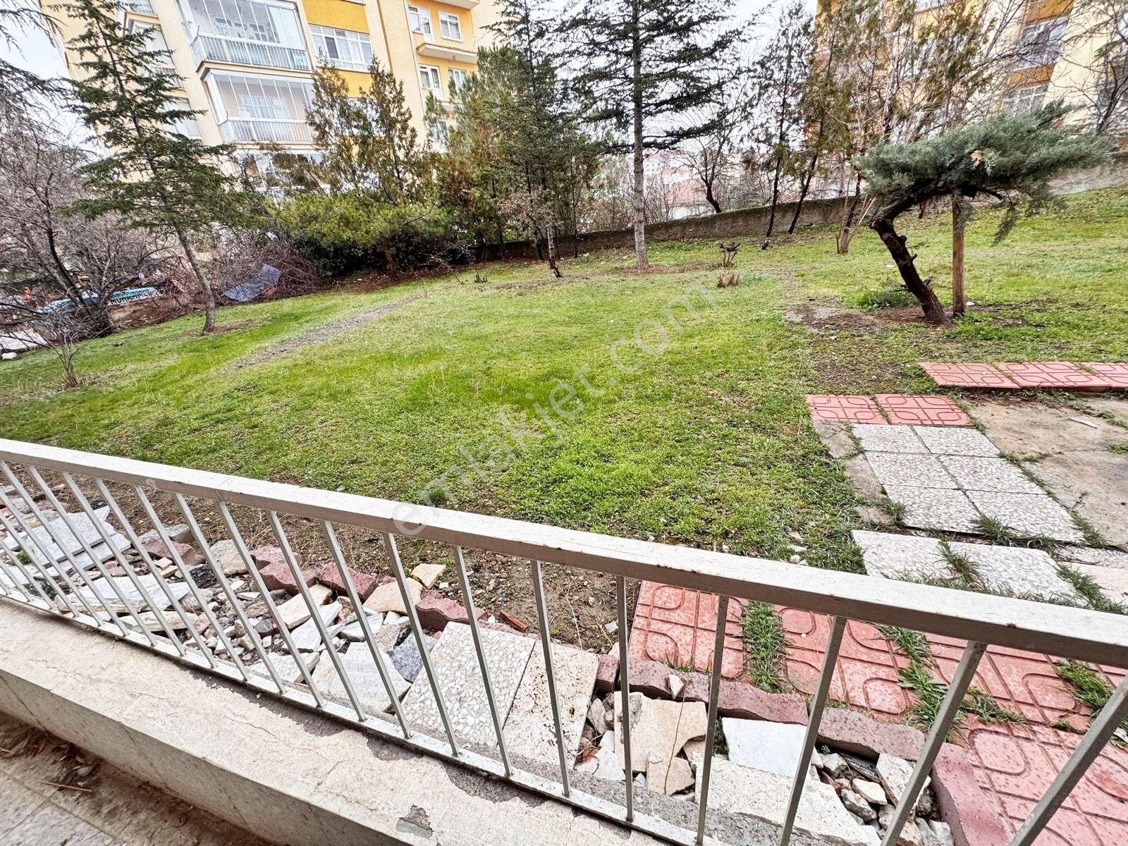 Etlik'te Müstakil Villa Tadında Bahçe Katı Yapılı 3+1 Balkonlu Önü Ve Cepheleri Açık - Görsel 21