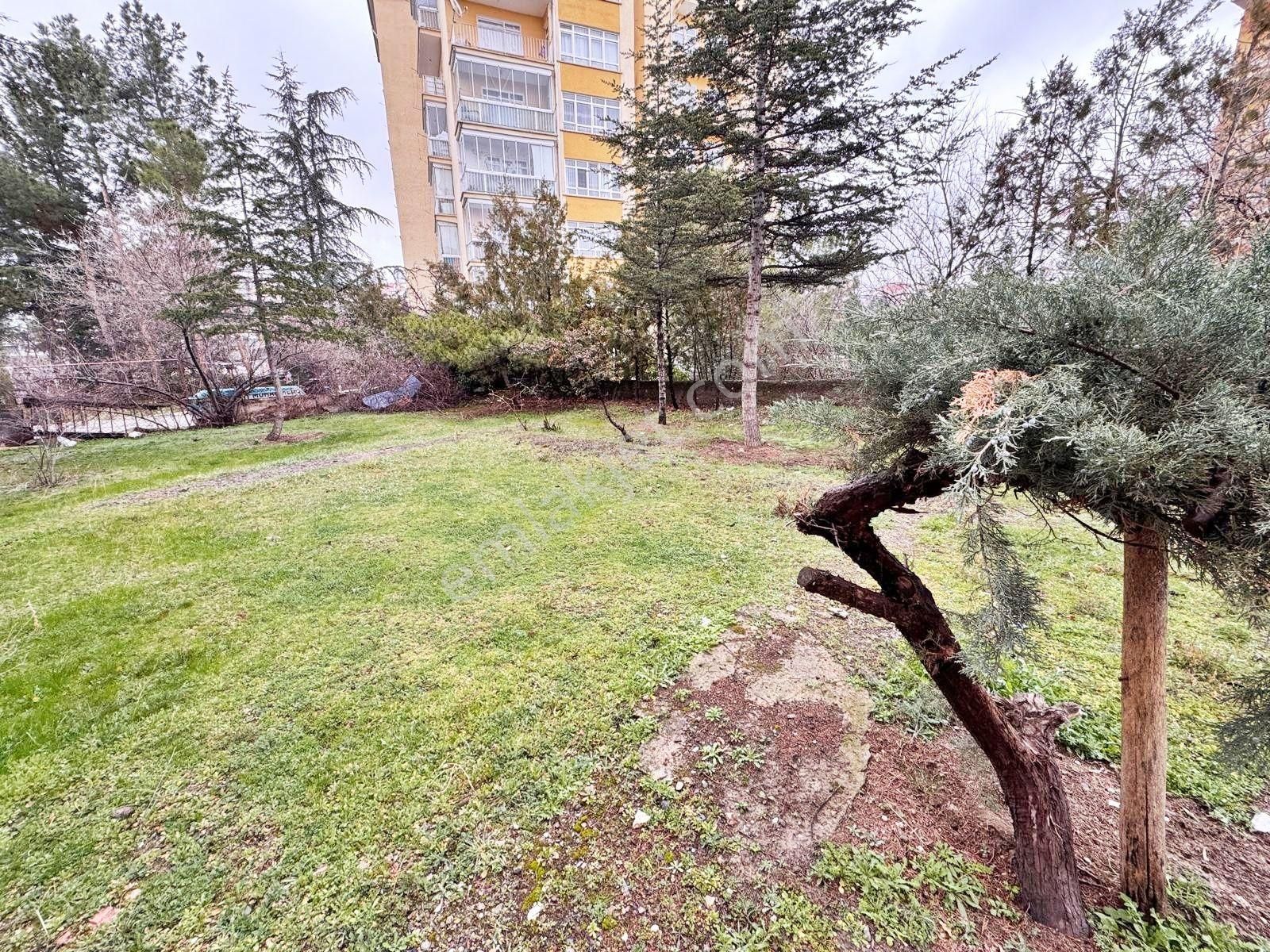 Etlik'te Müstakil Villa Tadında Bahçe Katı Yapılı 3+1 Balkonlu Önü Ve Cepheleri Açık - Görsel 24