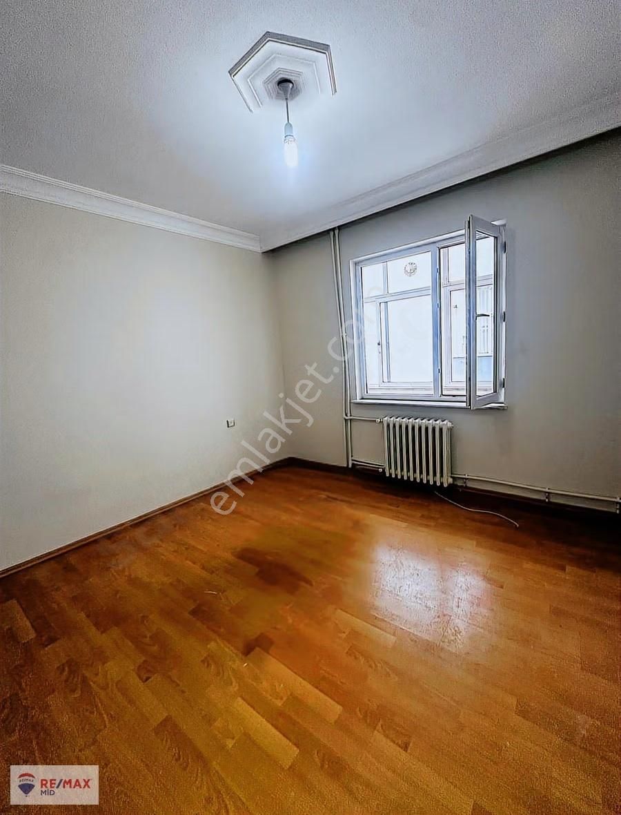 Remax Mıd'den Sıtkı Yırcalı Caddesınde Satılık 3+1 Daıre - Görsel 4