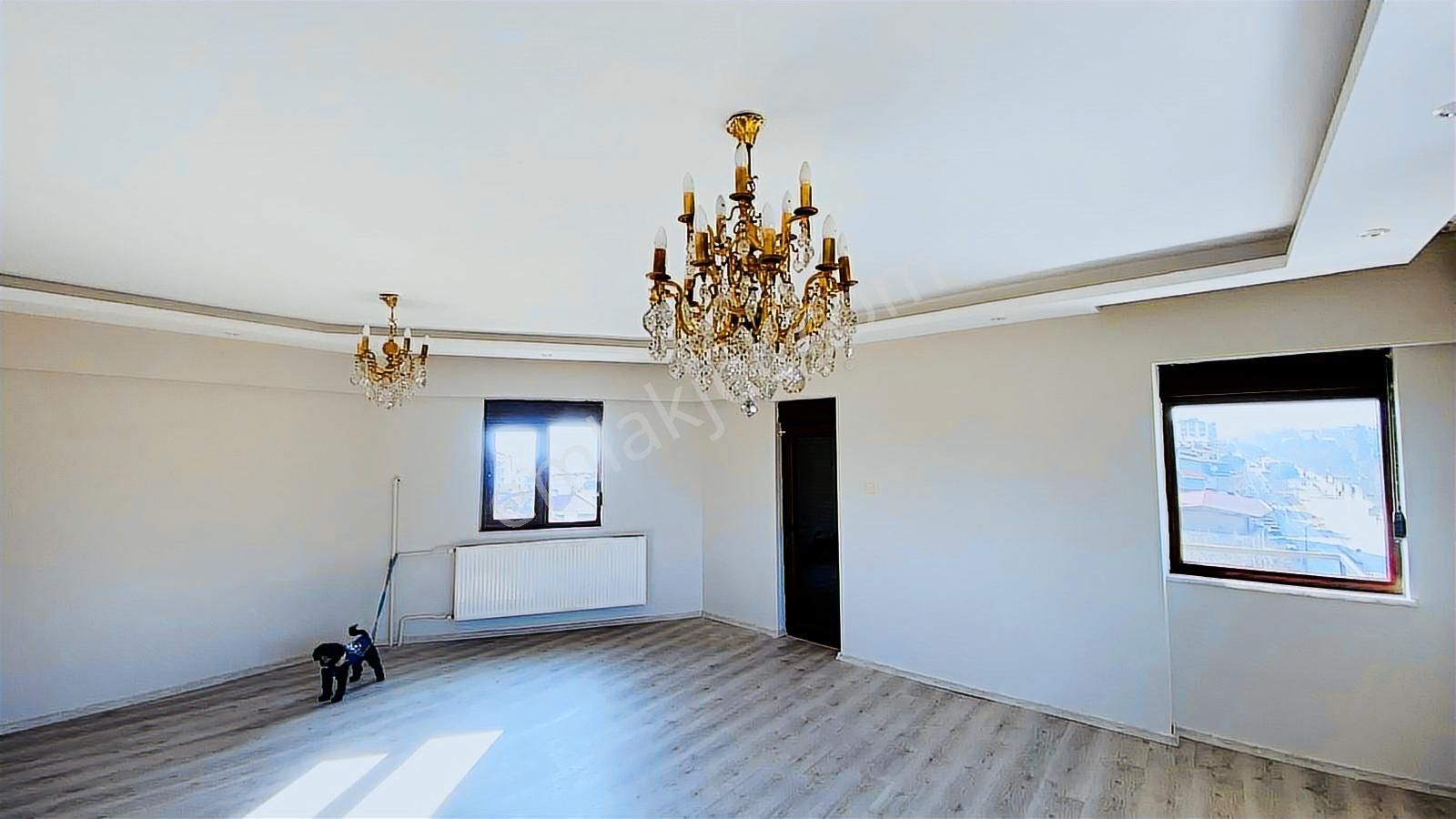 Arevtürk'den Tugay Cadde Üzerinde Kiralık 140 M2 3+1 Daire - Görsel 11