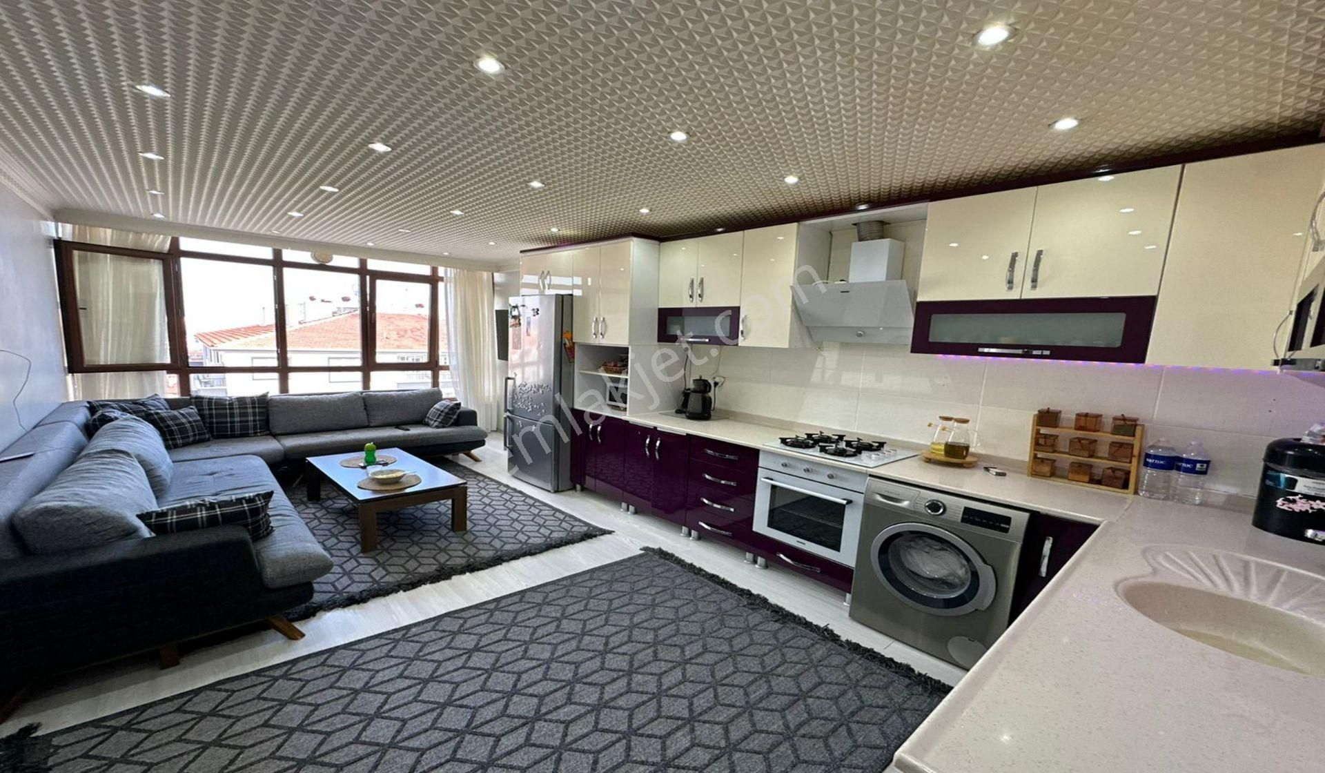 Pınarbaşında Hastane Yakını 6+1 Full Yapılı Teraslı Dublex