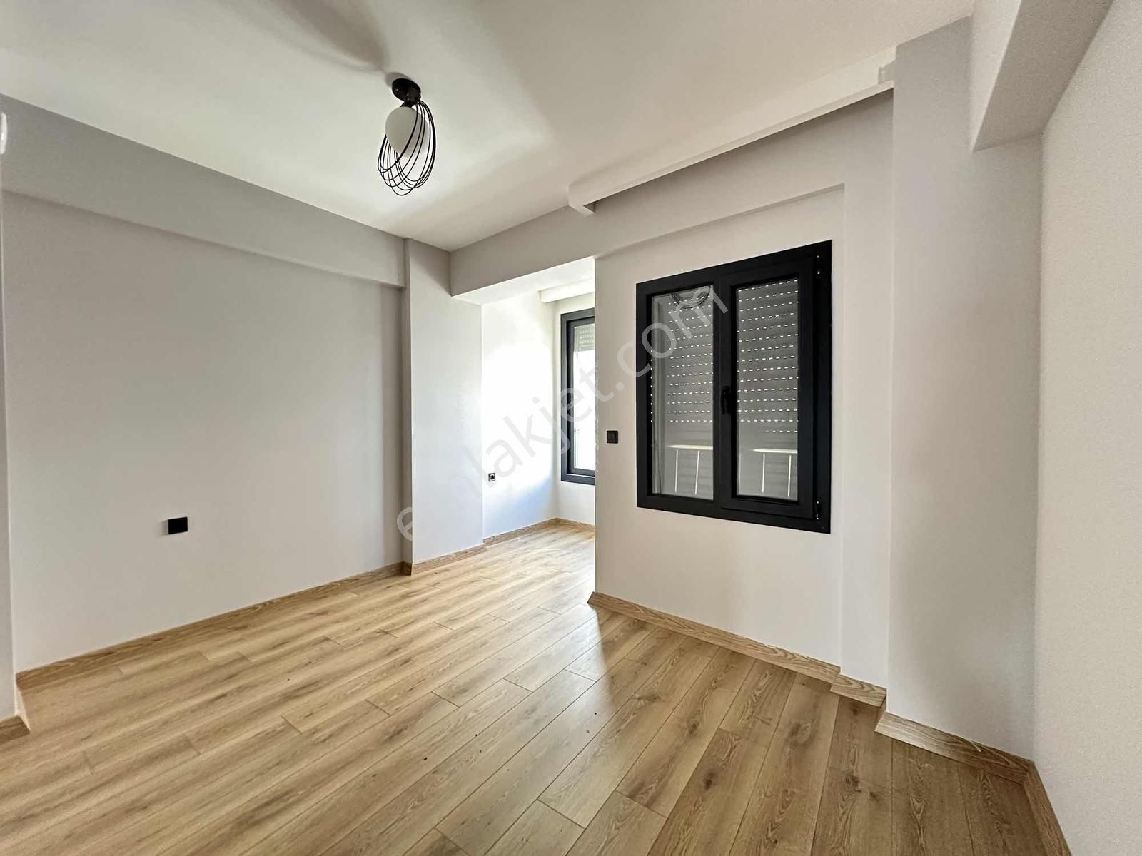 Üçkuyular'da Kiralık Asansör Otopark Yeni Bina Fırsat 2+1 Daire - Görsel 4