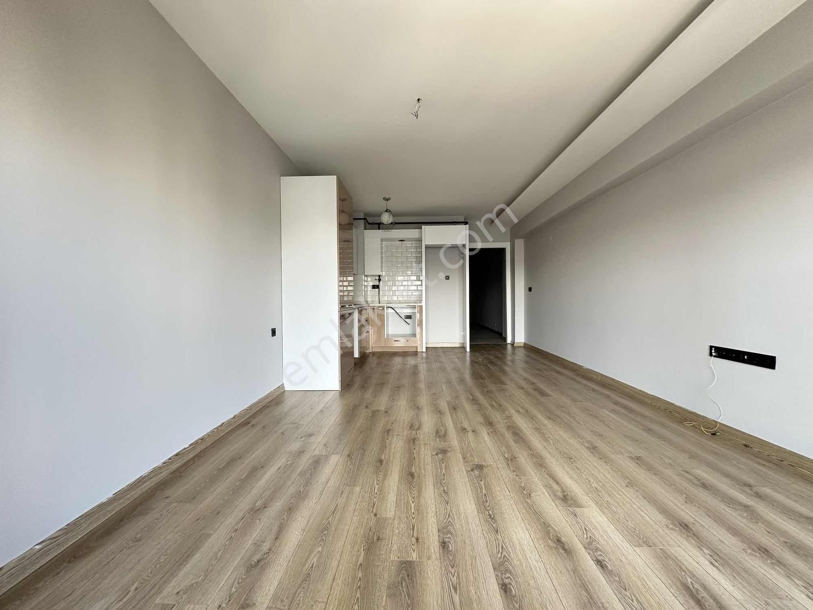 Üçkuyular'da Kiralık Asansör Otopark Yeni Bina Fırsat 2+1 Daire - Görsel 33