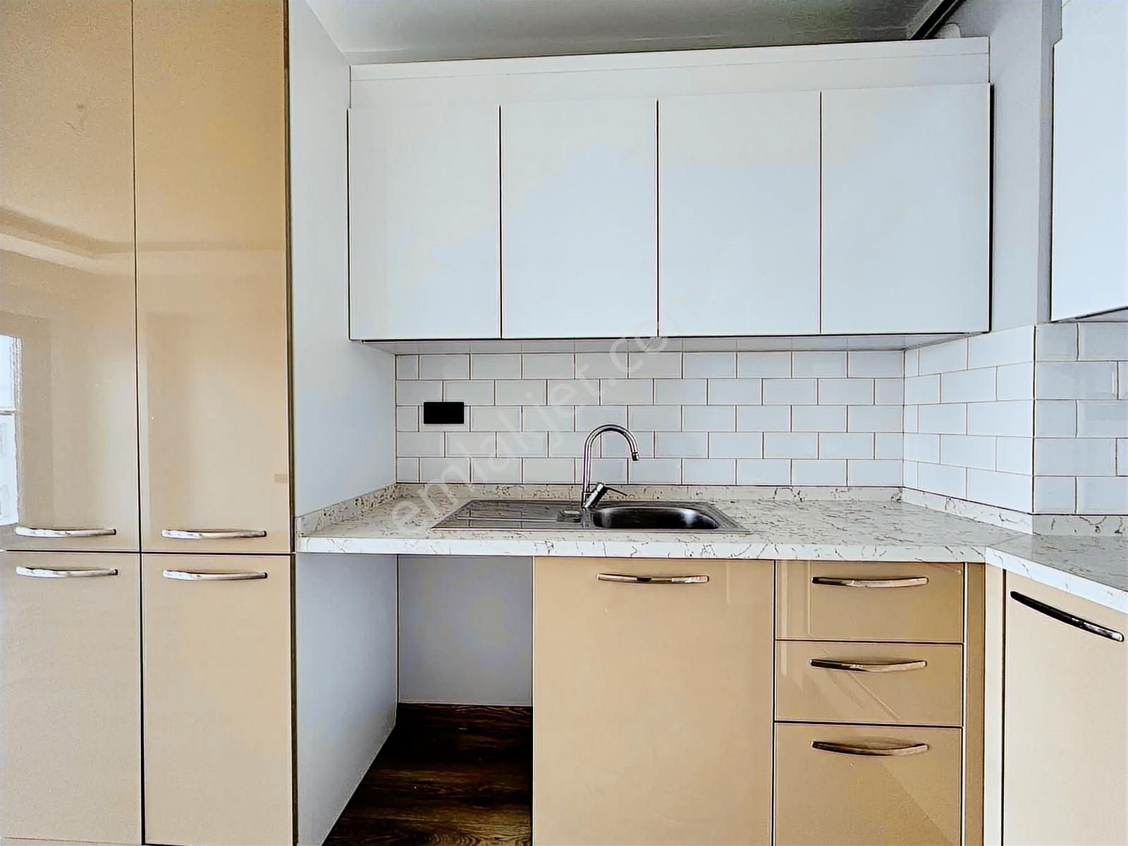 Üçkuyular'da Kiralık Asansör Otopark Yeni Bina Fırsat 2+1 Daire - Görsel 3