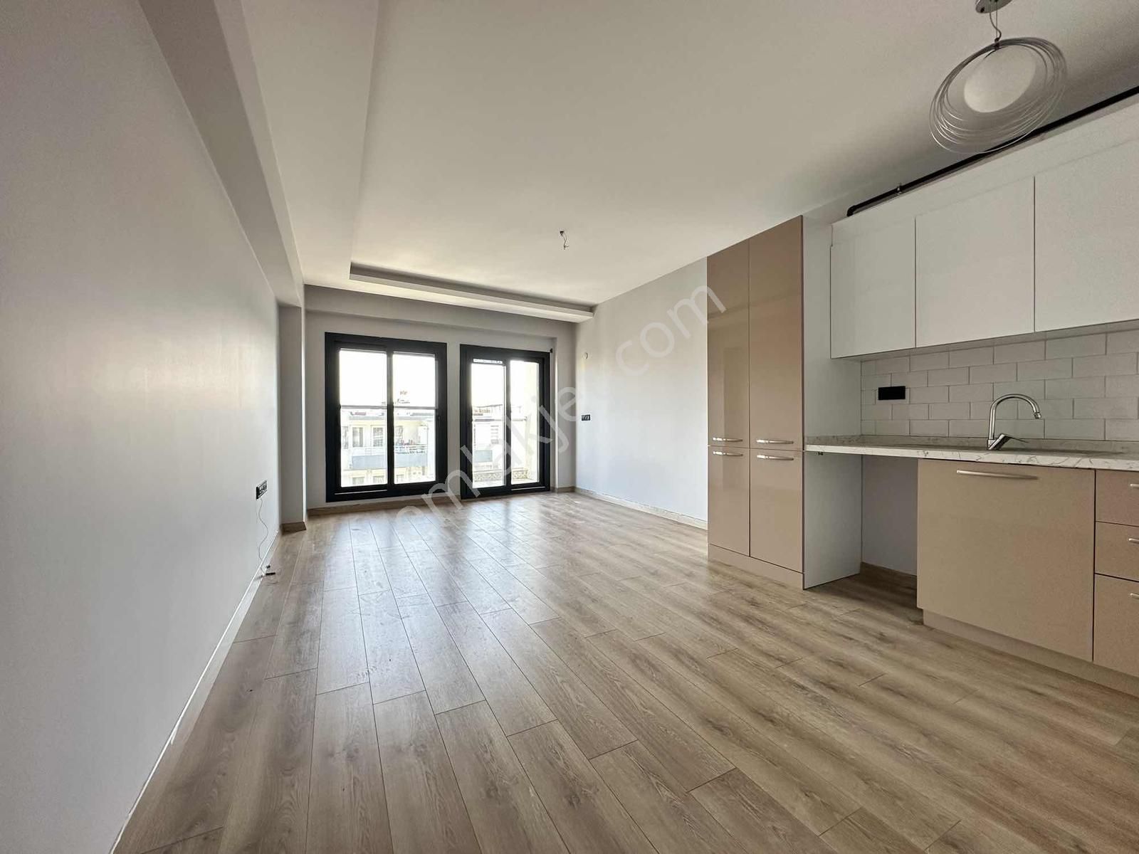 Üçkuyular'da Kiralık Asansör Otopark Yeni Bina Fırsat 2+1 Daire - Görsel 16