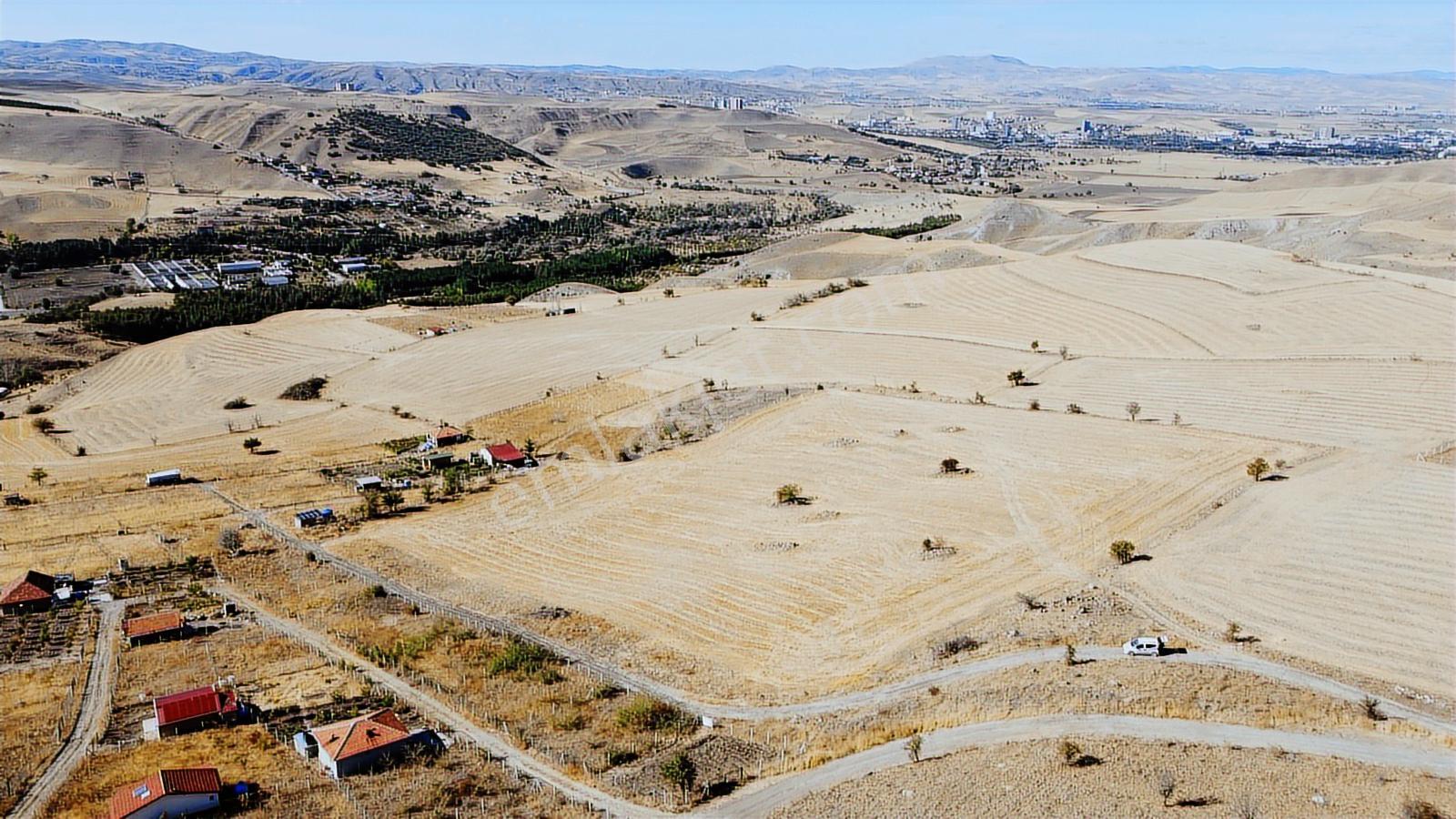 Gicik De Emsallarin Altında Yol Kenarı Manzaralı 2.600 Metre - Görsel 9