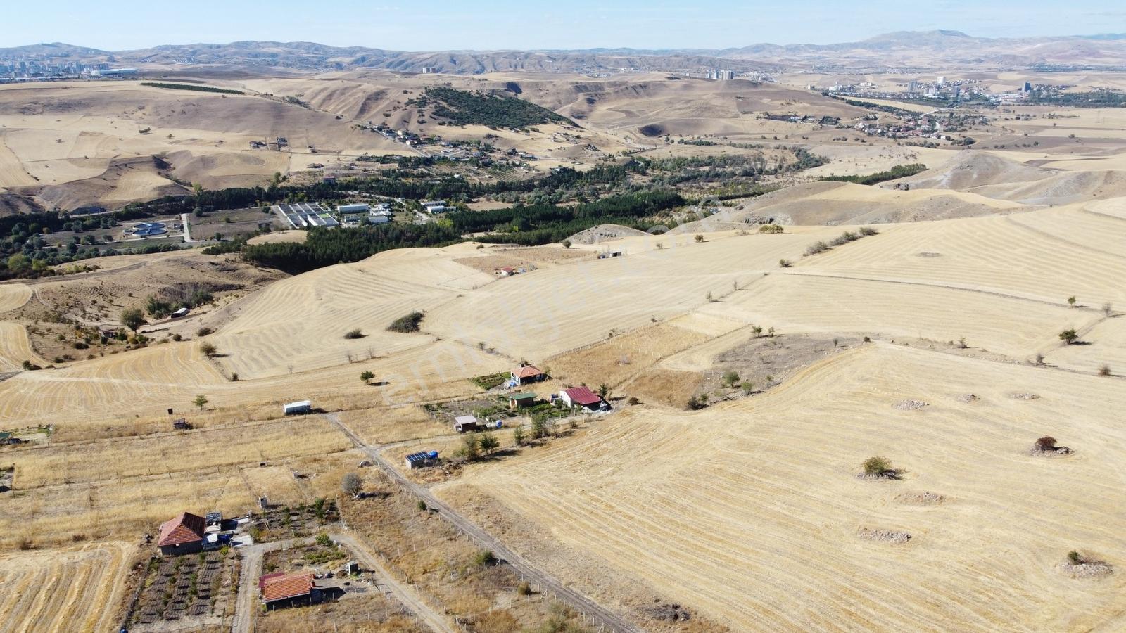 Gicik De Emsallarin Altında Yol Kenarı Manzaralı 2.600 Metre - Görsel 12