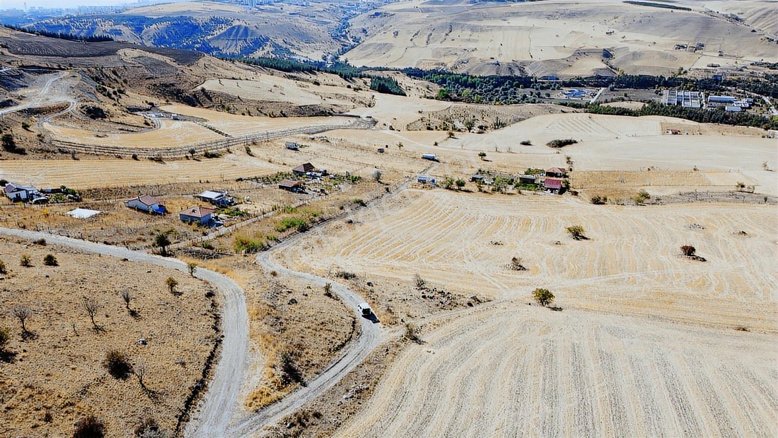 Gicik De Emsallarin Altında Yol Kenarı Manzaralı 2.600 Metre - Görsel 3