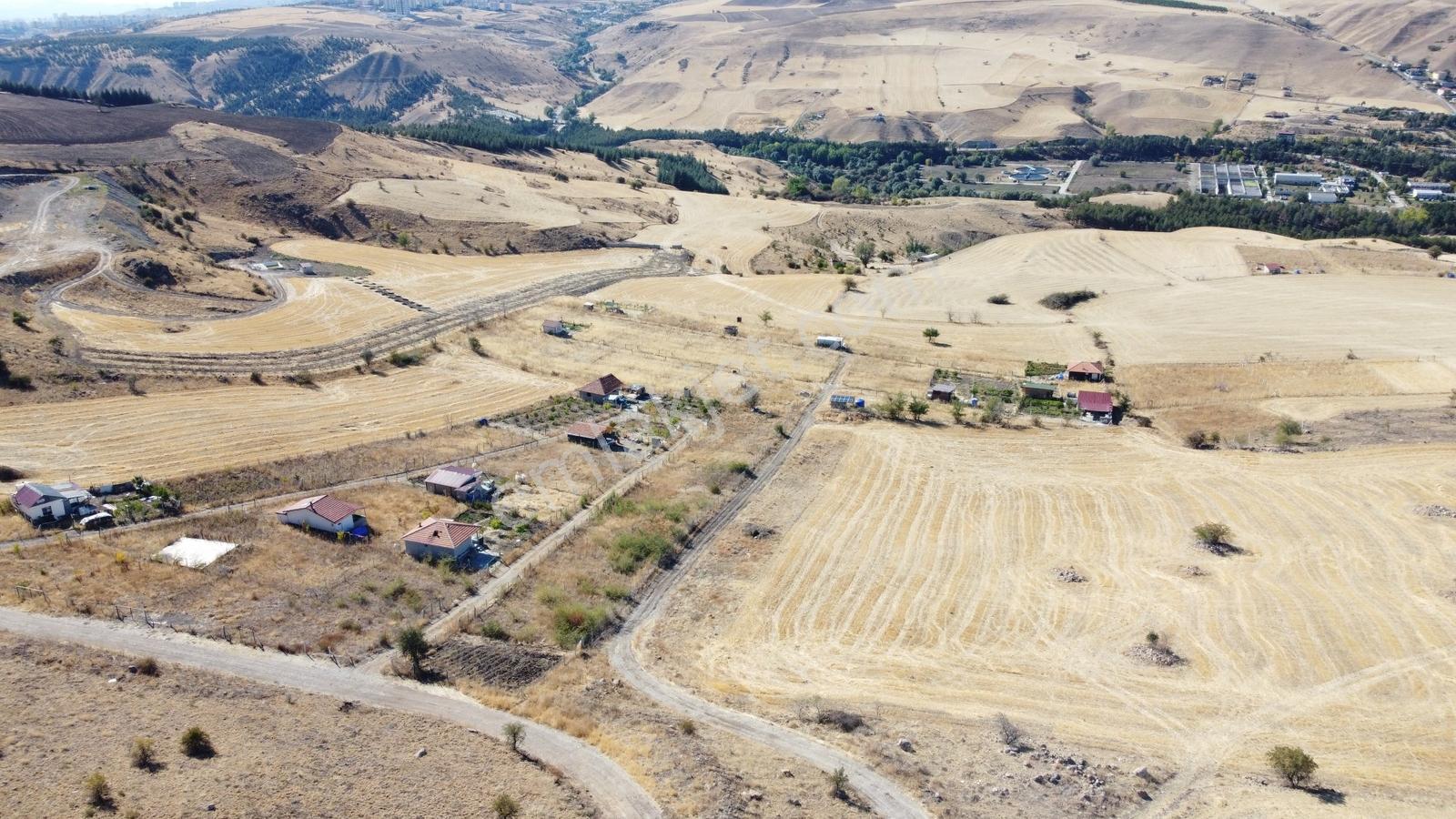 Gicik De Emsallarin Altında Yol Kenarı Manzaralı 2.600 Metre - Görsel 23