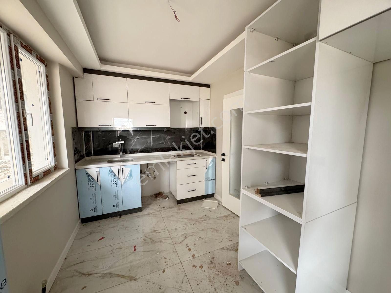 F.çakmakta Caddeye 2 Dk. Mesafede Yüksek Giriş 2+1 Satılık Daire