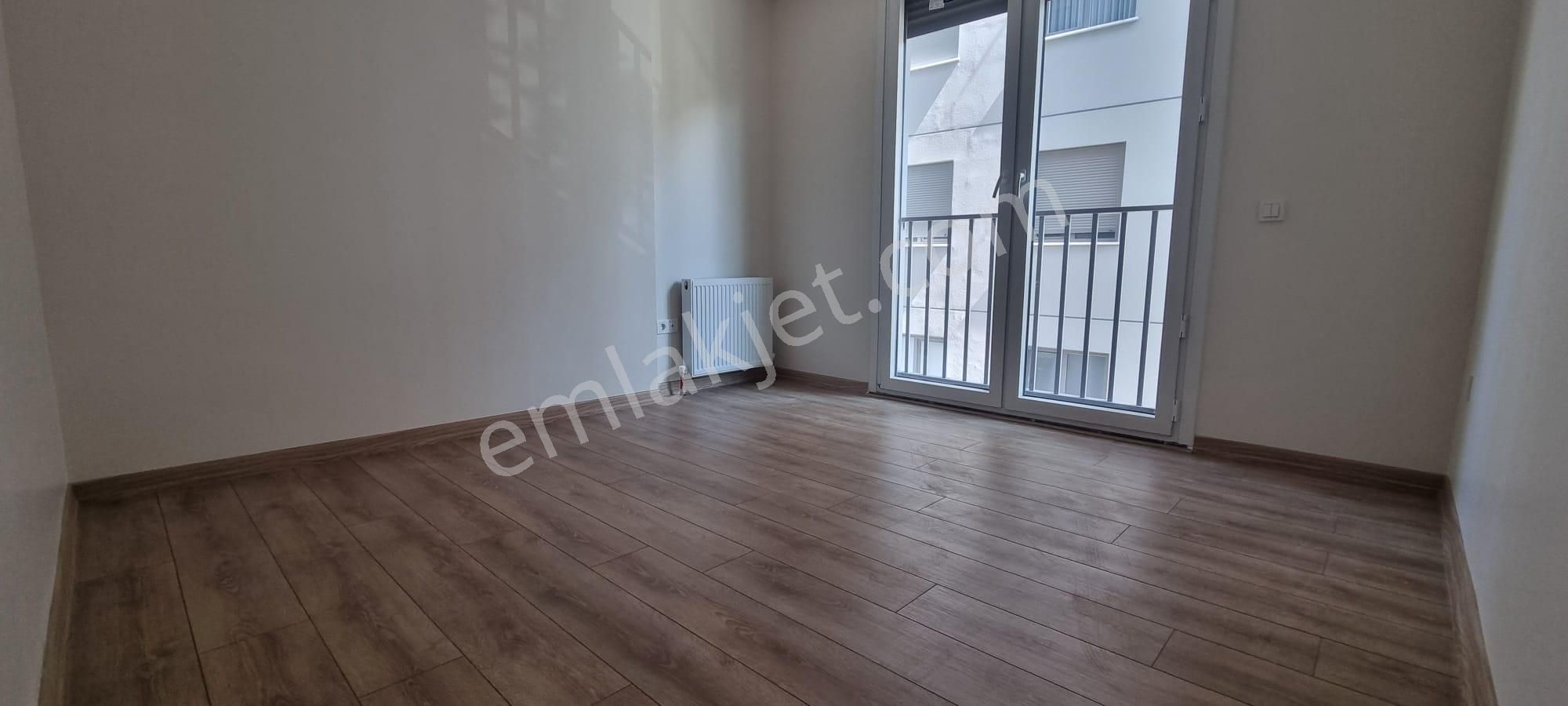 Bostancı Da Çok Merkezi Konumda Sakin Sokakta 2+1 Kombili Daire - Görsel 10