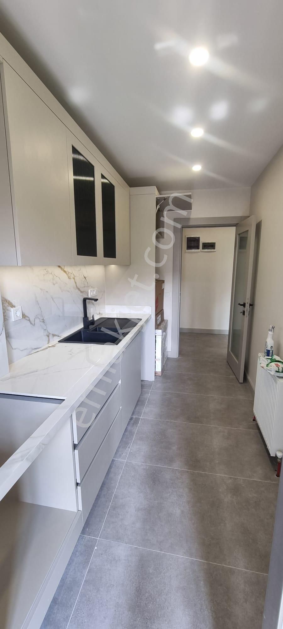 Bostancı Da Çok Merkezi Konumda Sakin Sokakta 2+1 Kombili Daire - Görsel 9