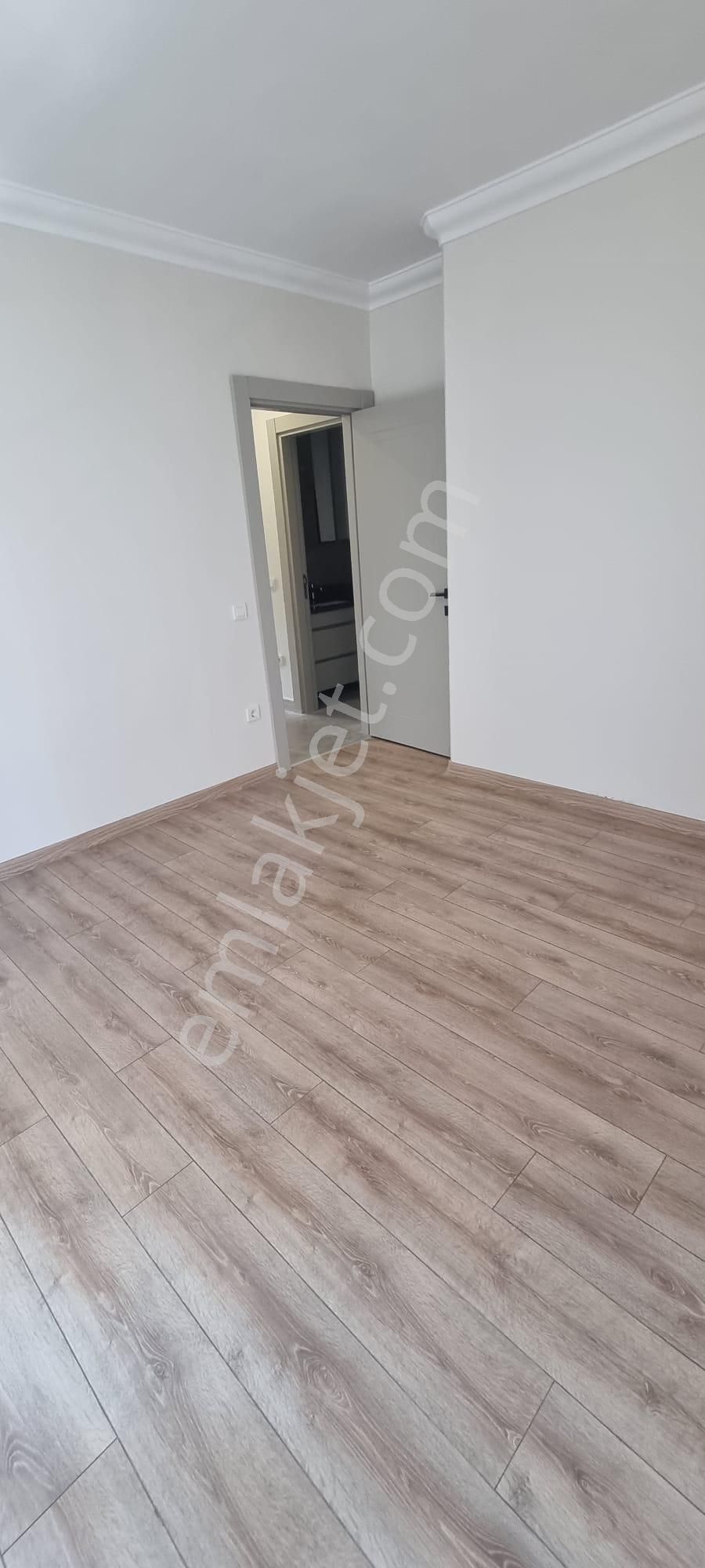 Bostancı Da Çok Merkezi Konumda Sakin Sokakta 2+1 Kombili Daire - Görsel 12