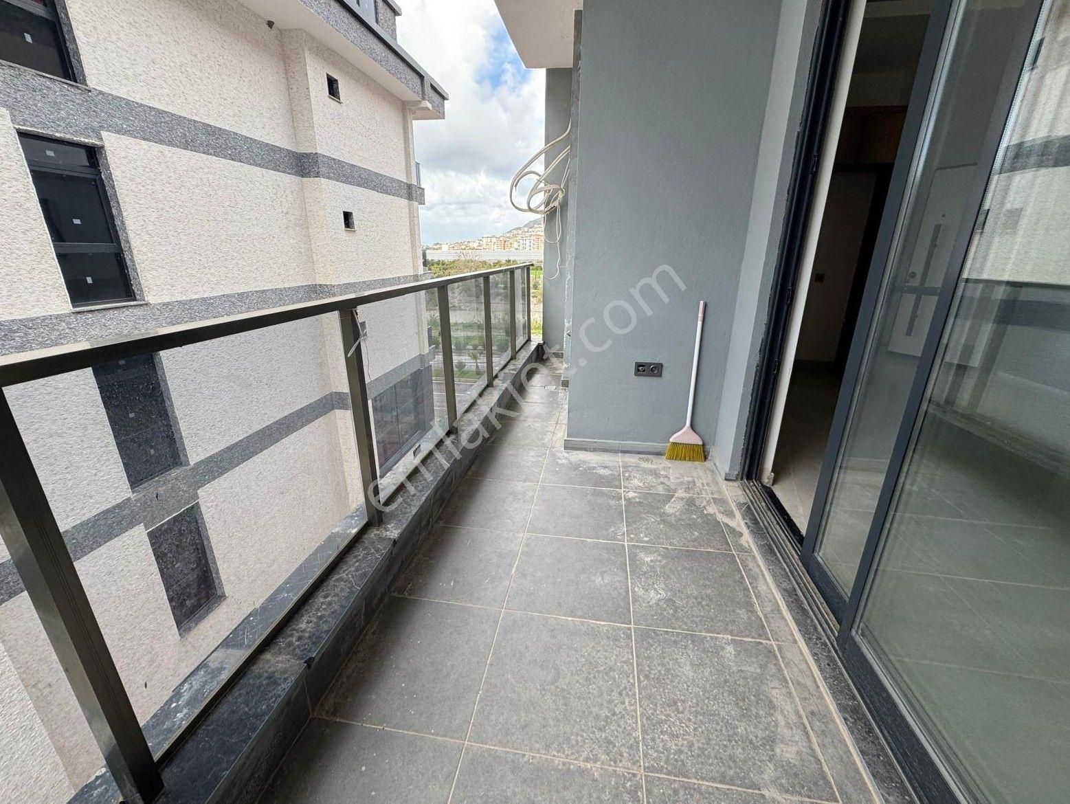 Alanya Demirtaş Mah.denize 800 Mt.satılık 1+1 Daire - Görsel 11