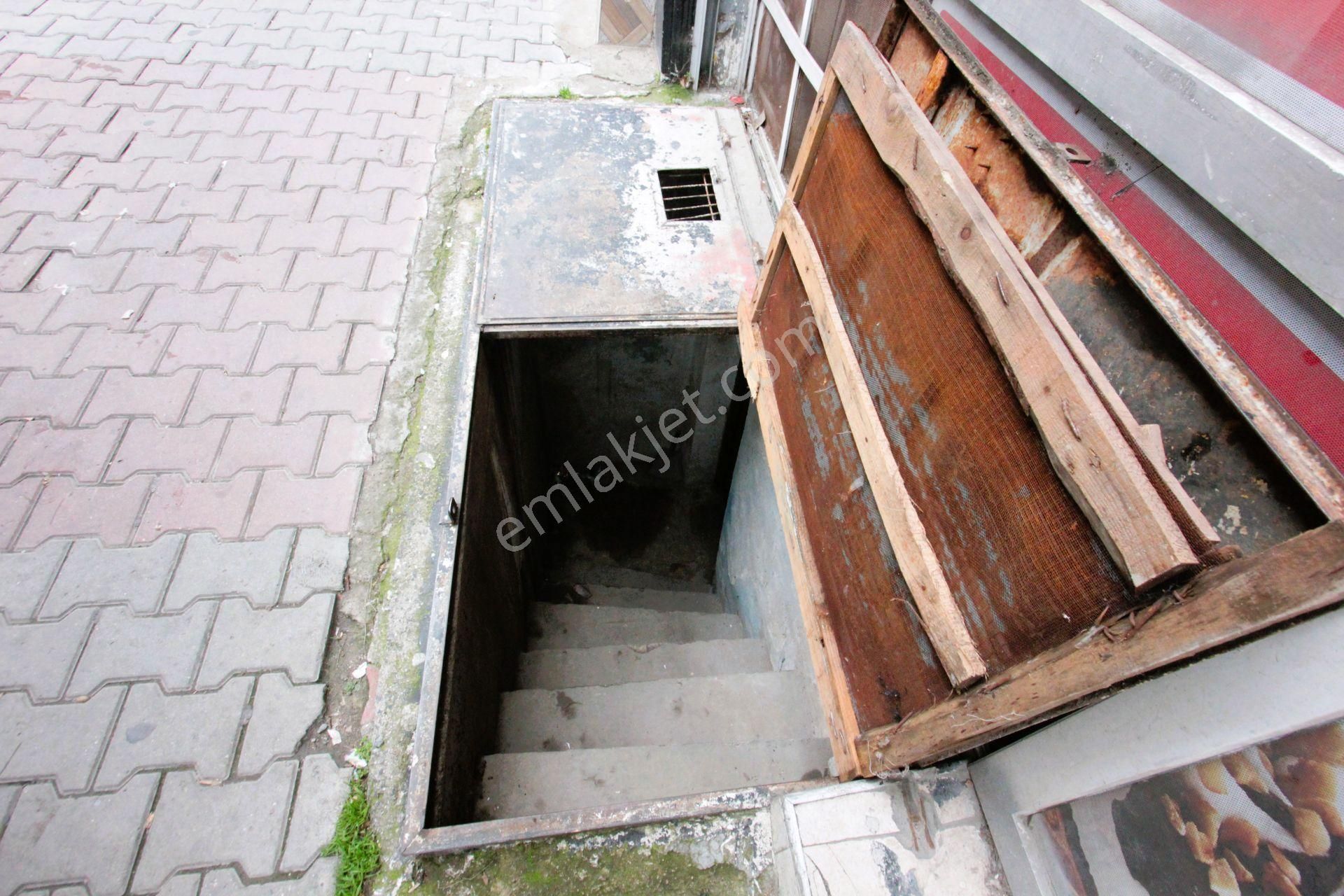 Rami Yeni Mahalle 'de Köşe Konumda 2 Katlı Yatırımlık Dükkan !!! - Görsel 11