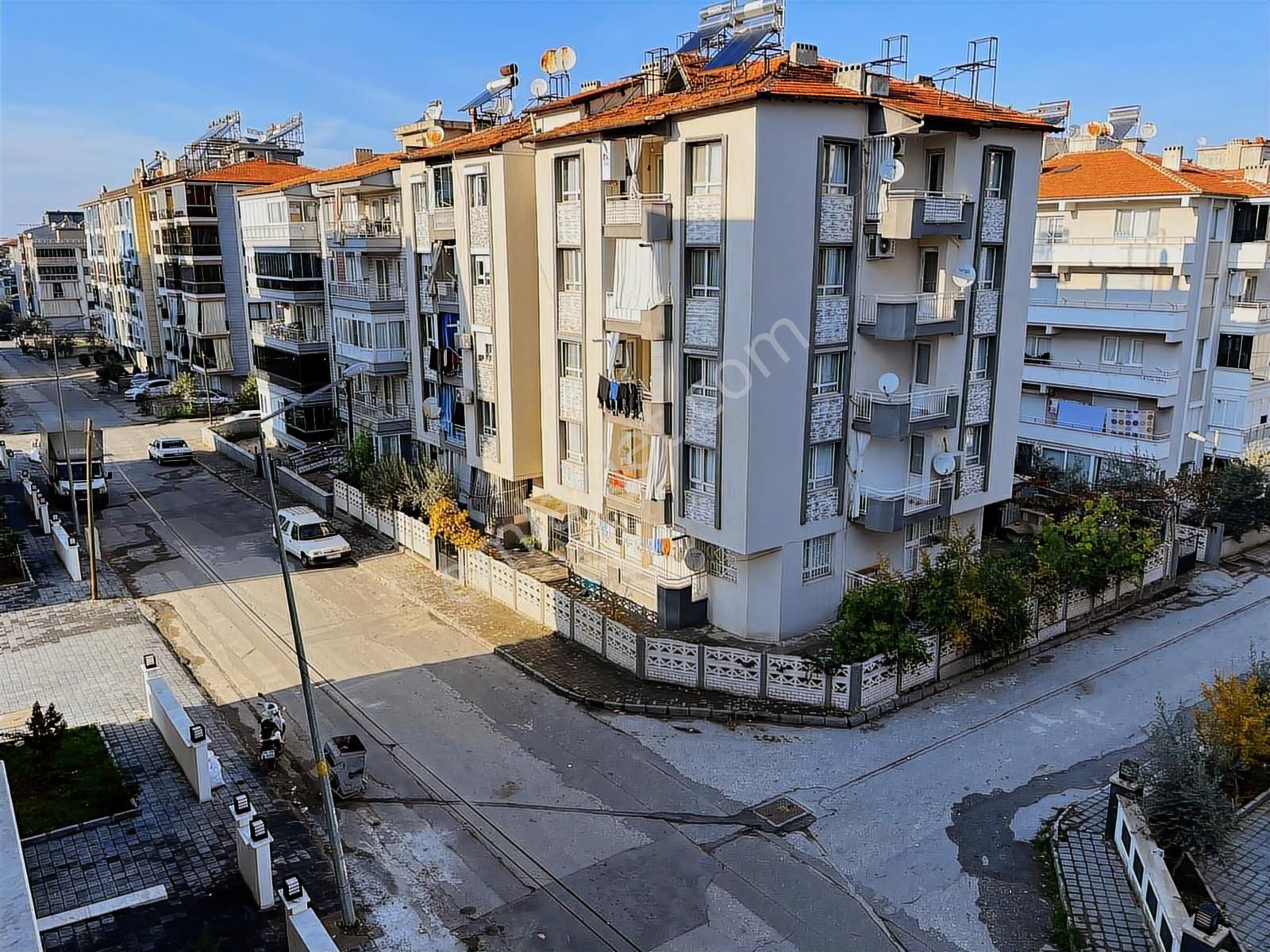 Salihli Şehitler Mahallesinde 3.kat Otoparklı Sıfır 3+1 Daire - Görsel 4