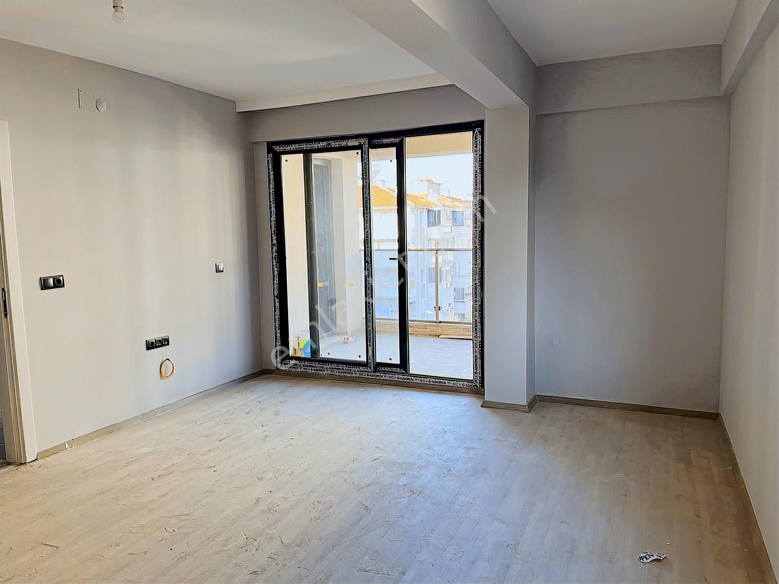 Salihli Şehitler Mahallesinde 3.kat Otoparklı Sıfır 3+1 Daire - Görsel 26