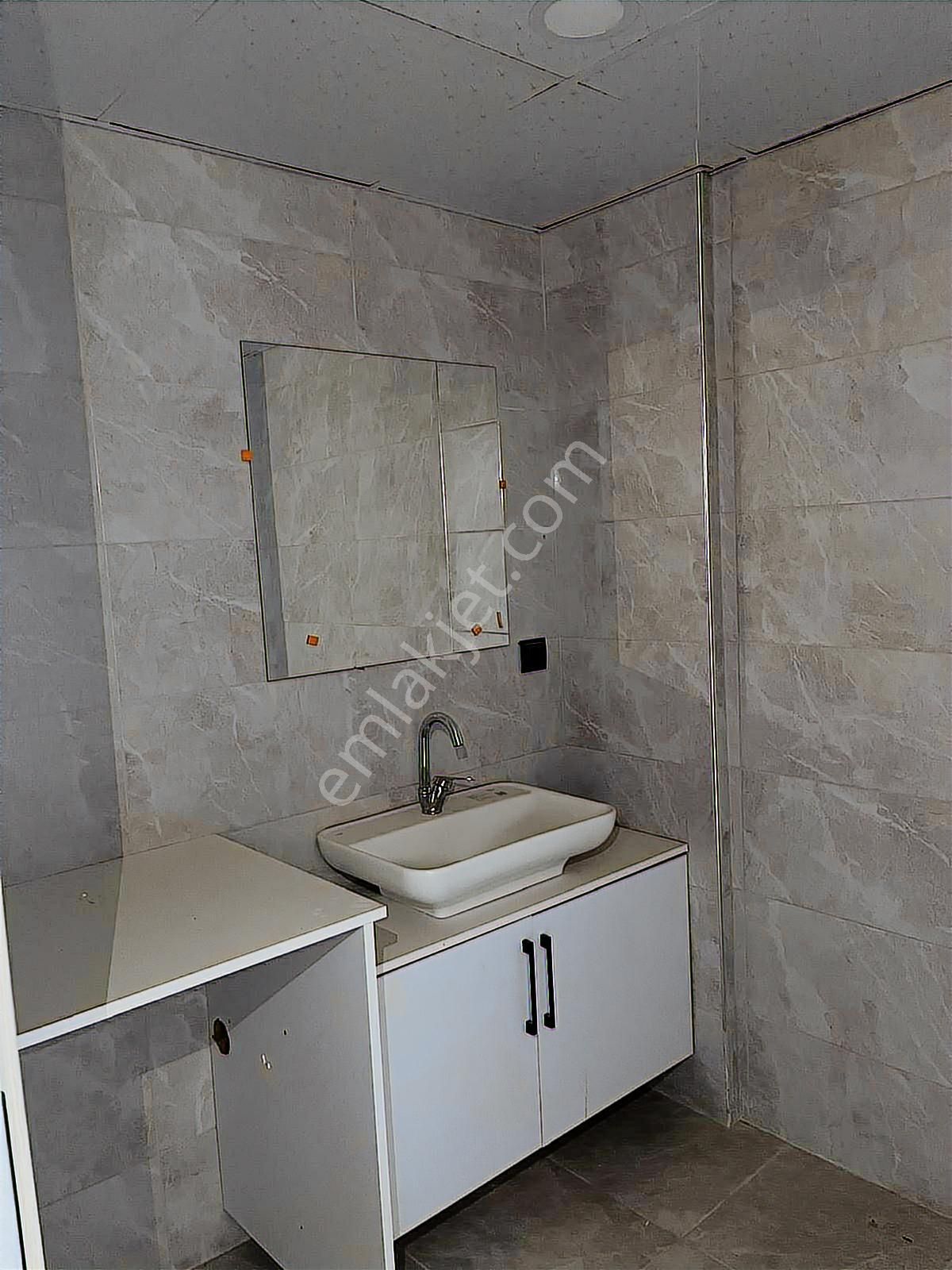 Salihli Şehitler Mahallesinde 3.kat Otoparklı Sıfır 3+1 Daire - Görsel 24