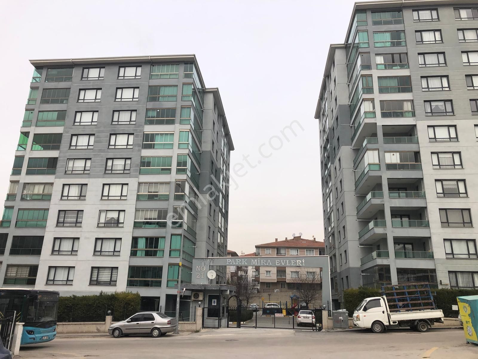 Piyade Mahallesinde Güvenlikli Sitede Satılık 3+1 Daire