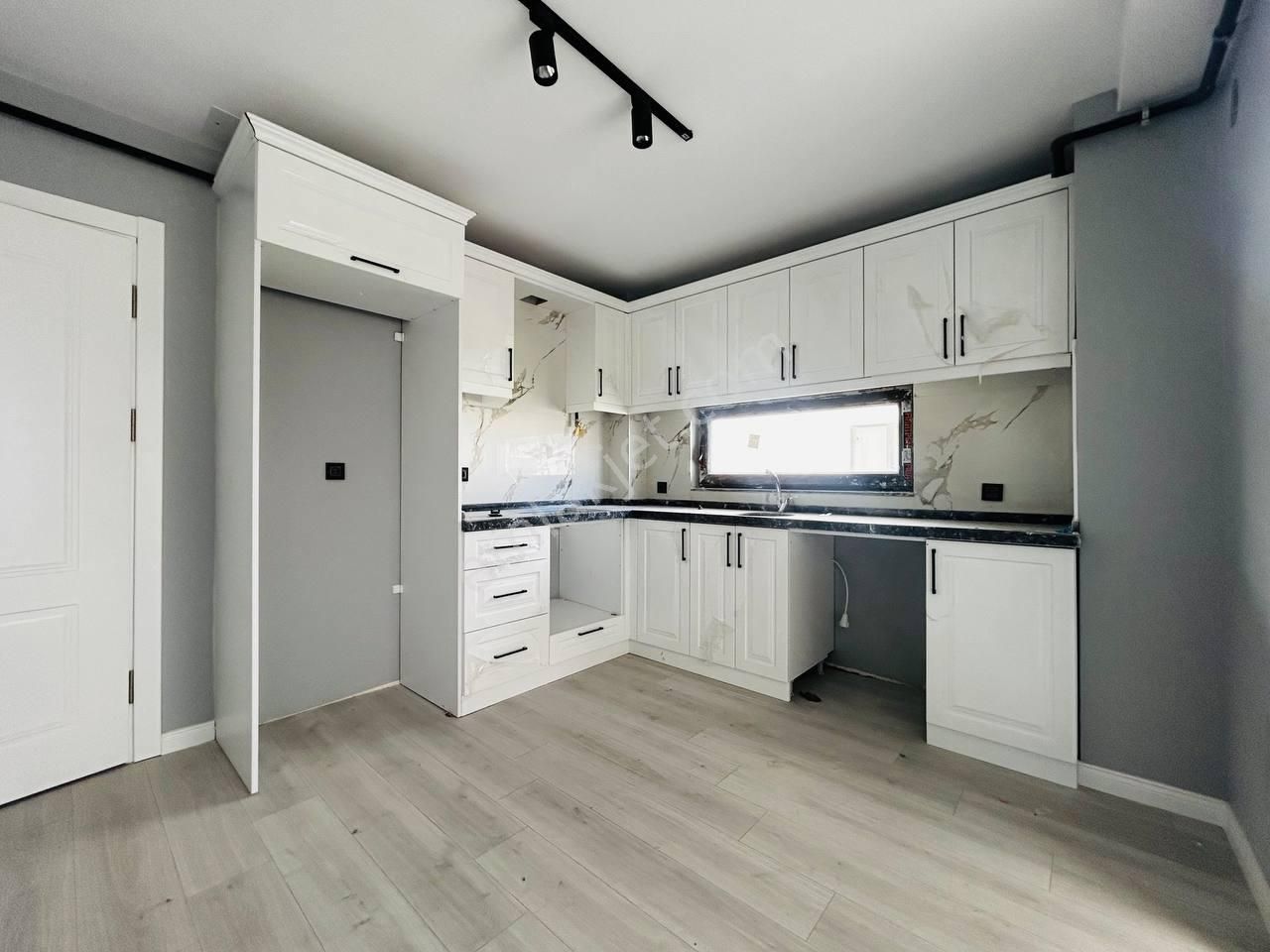 Atakum’da Tramvaya Yürüme Mesafede Satılık 2+1