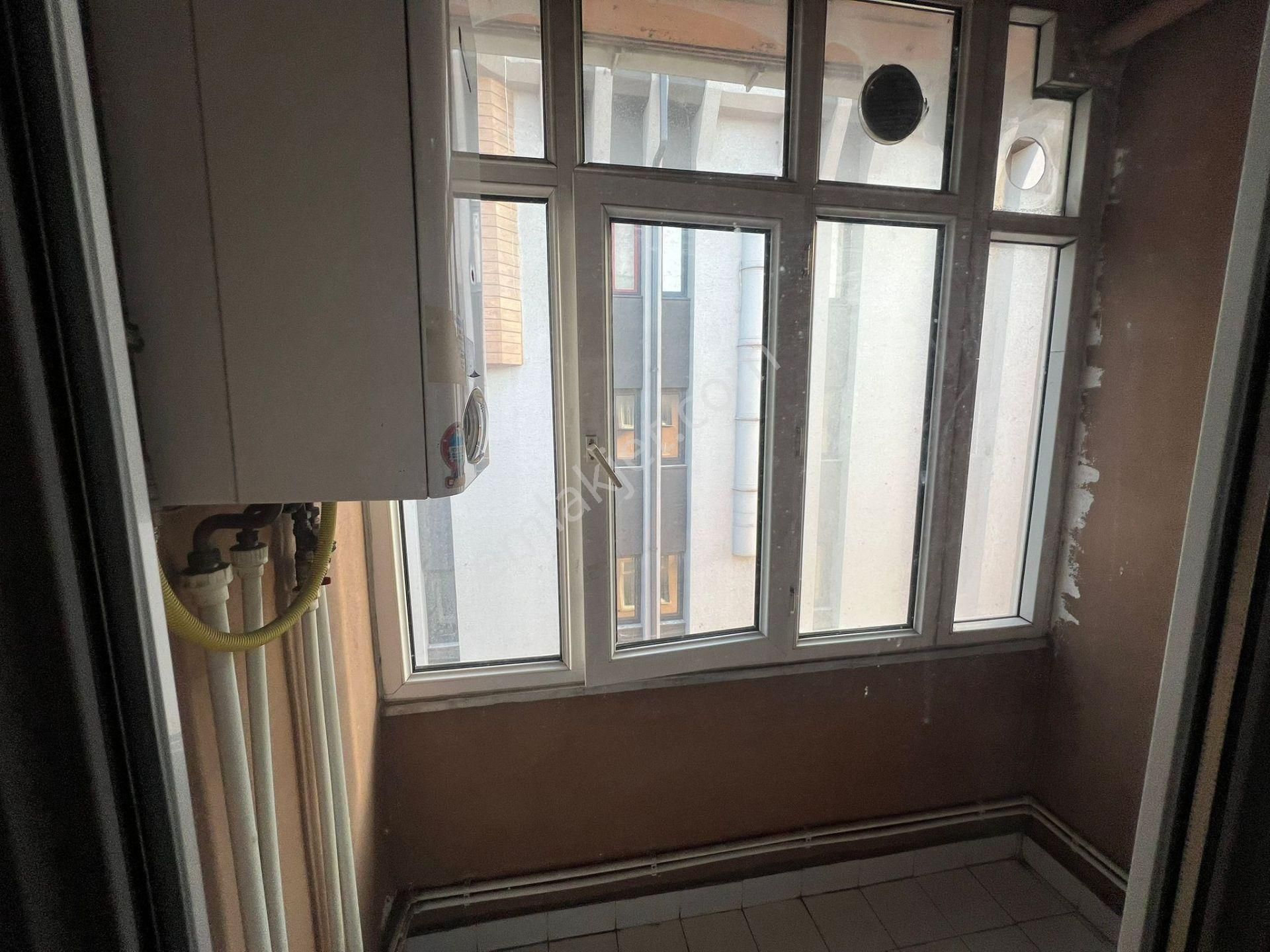 Temiz 3+1 4.kat Kiralık Daire - Görsel 8