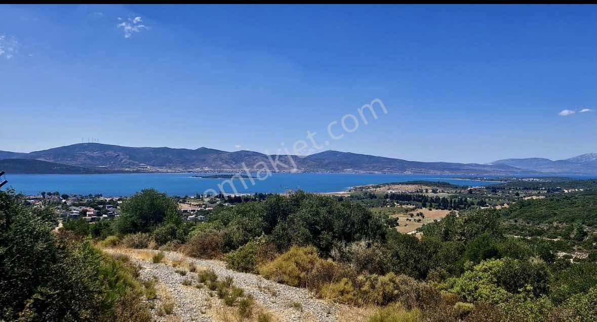 Bürmen'den Urla Altıntaş Torosan'da Manzaralı Yol Cepheli Arazi - Görsel 3