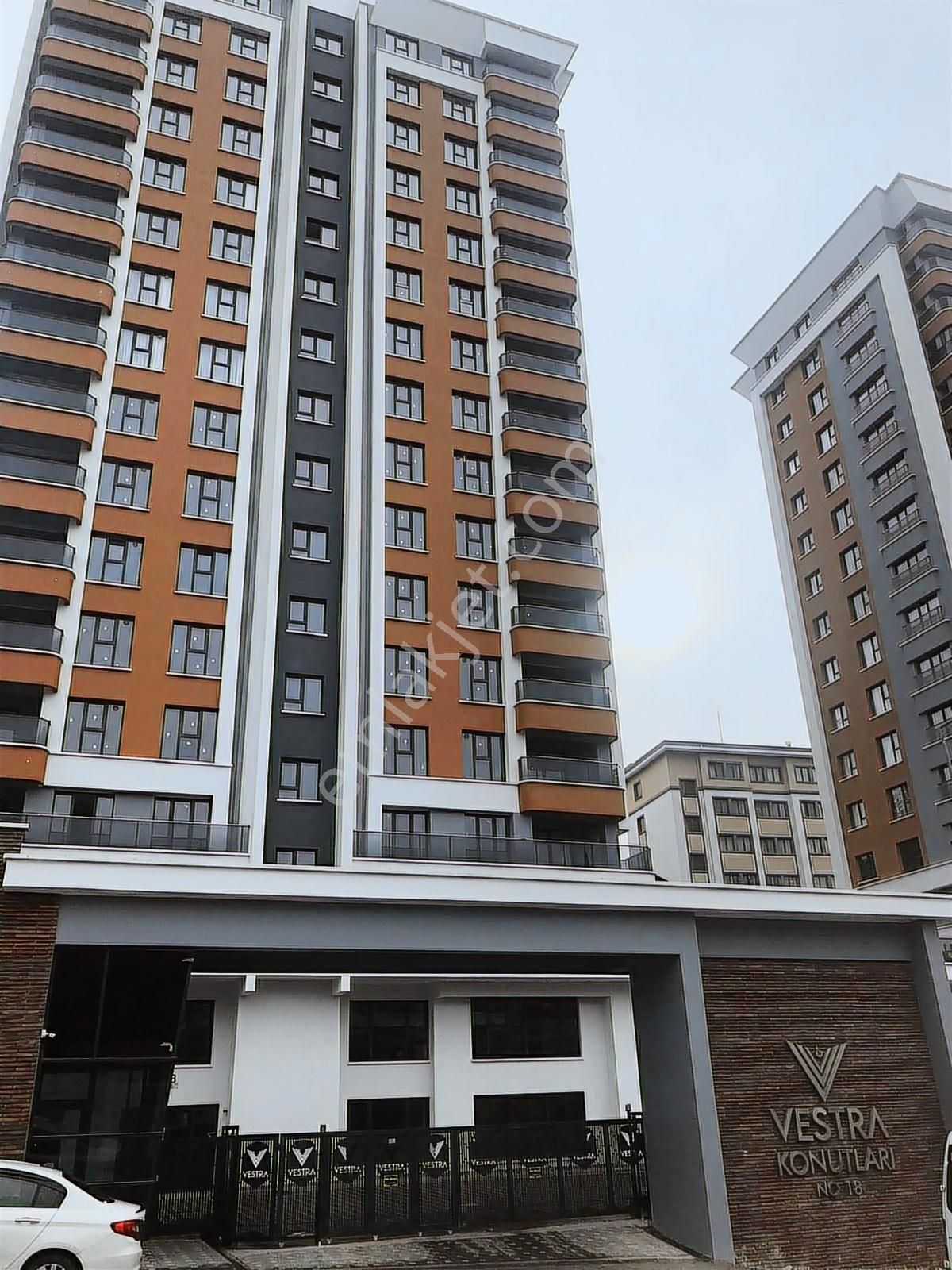 Vestra Konutlarında Lüx Sitede Yapılı Protokol Yolu Yakını 3+1