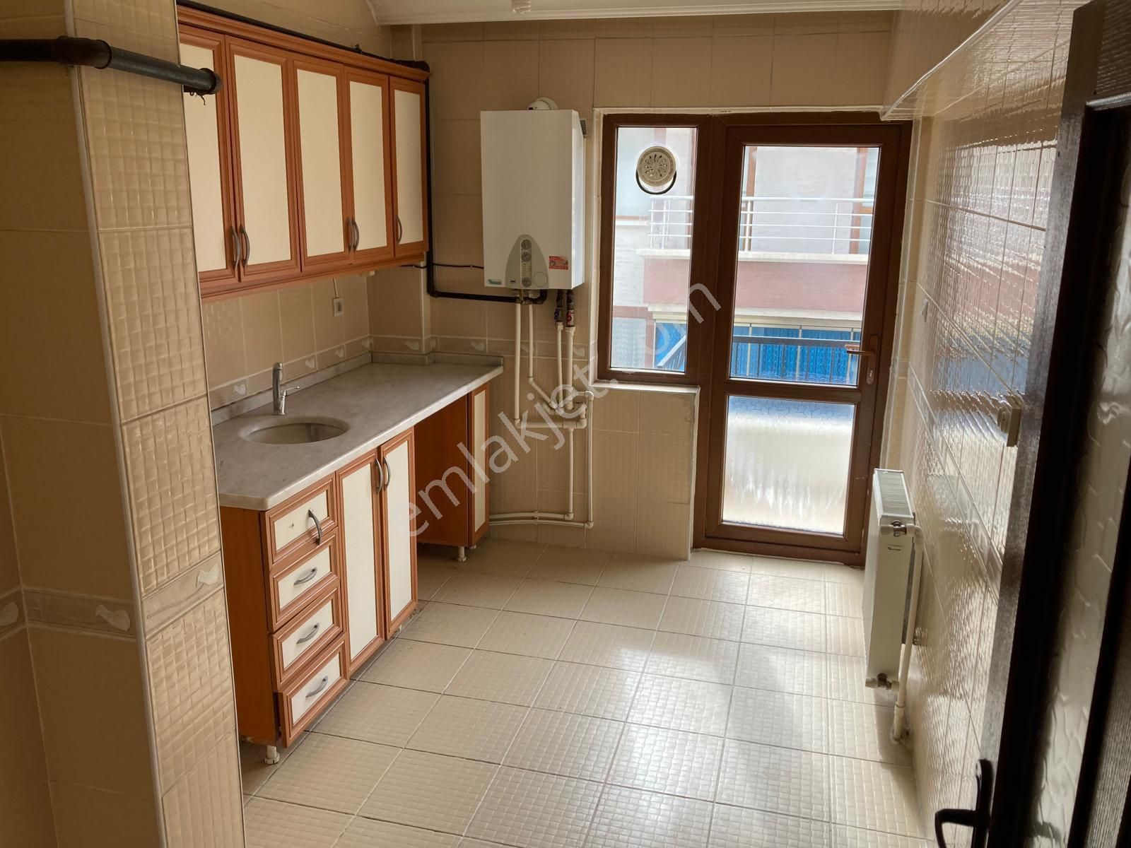 Toprak Emlak'tan Ank Keçiören Aktepe Mah De 3+1 Yapı