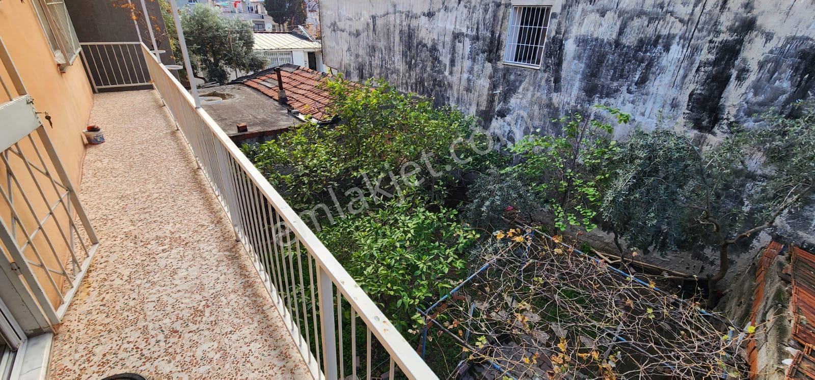 İzmir Bayraklıda Satılık Müstakil Bahçeli İki Katlı Bina - Görsel 14