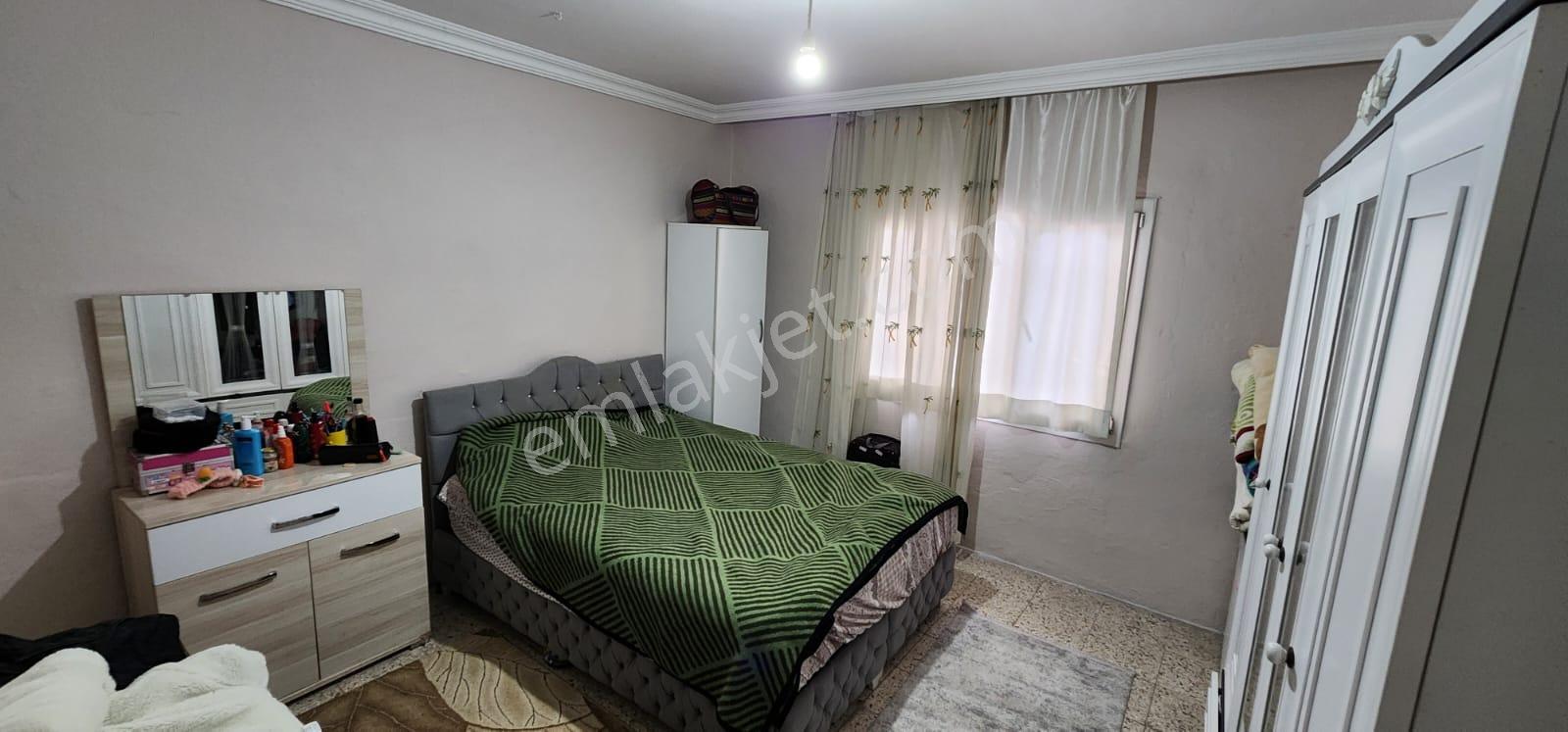 İzmir Bayraklıda Satılık Müstakil Bahçeli İki Katlı Bina - Görsel 9