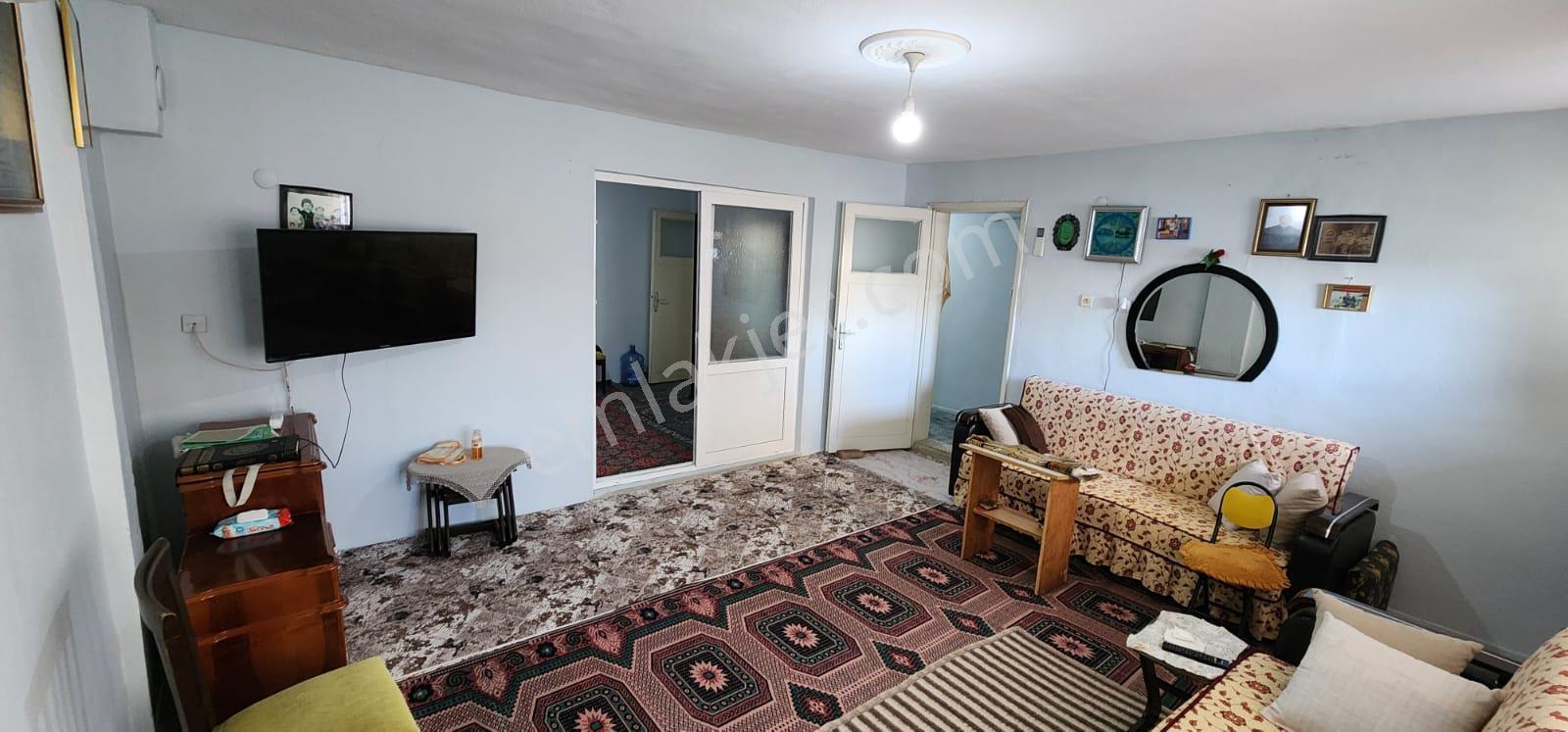 İzmir Bayraklıda Satılık Müstakil Bahçeli İki Katlı Bina - Görsel 24
