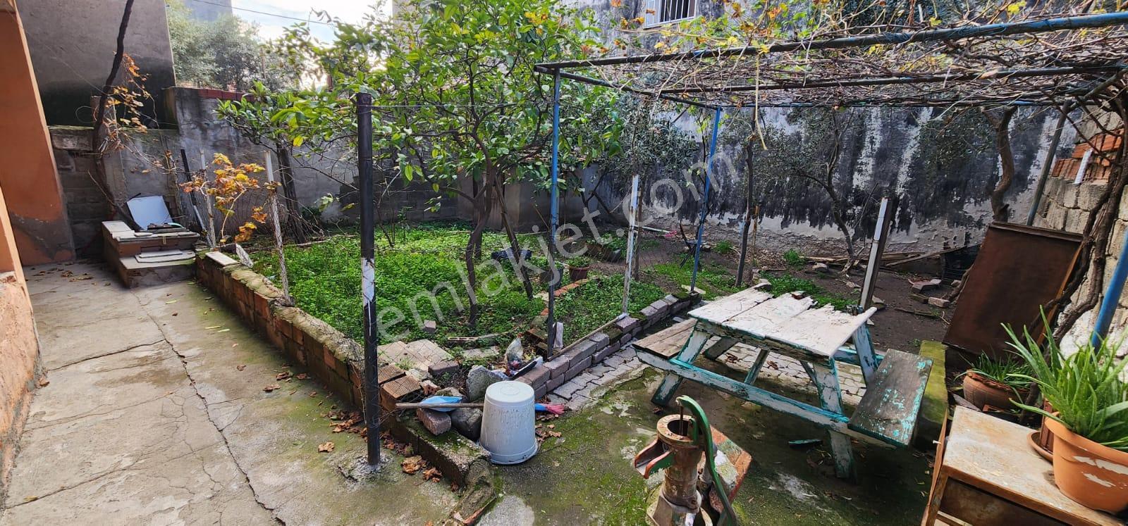 İzmir Bayraklıda Satılık Müstakil Bahçeli İki Katlı Bina - Görsel 11