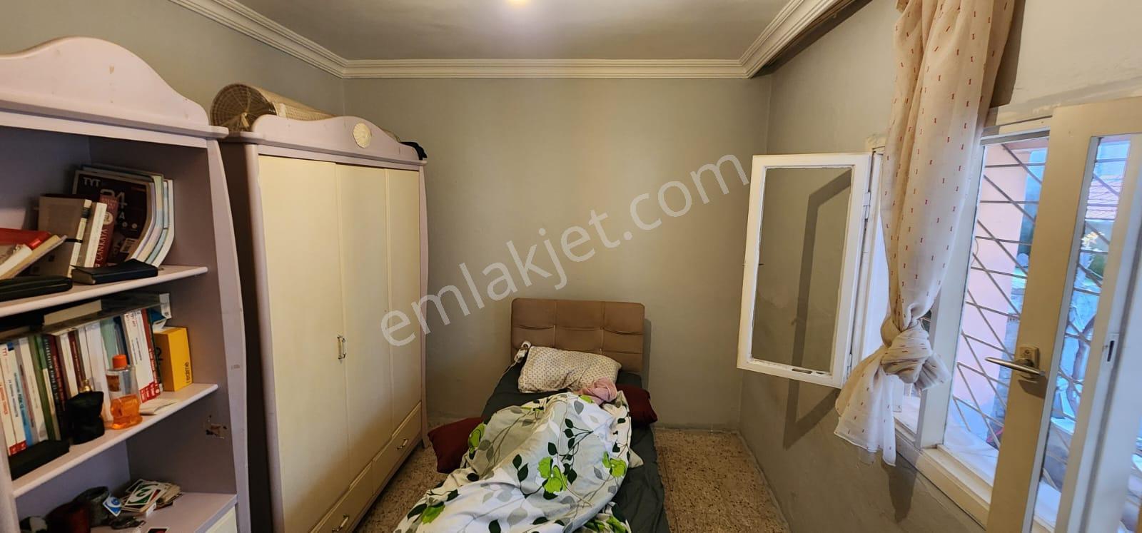 İzmir Bayraklıda Satılık Müstakil Bahçeli İki Katlı Bina - Görsel 12