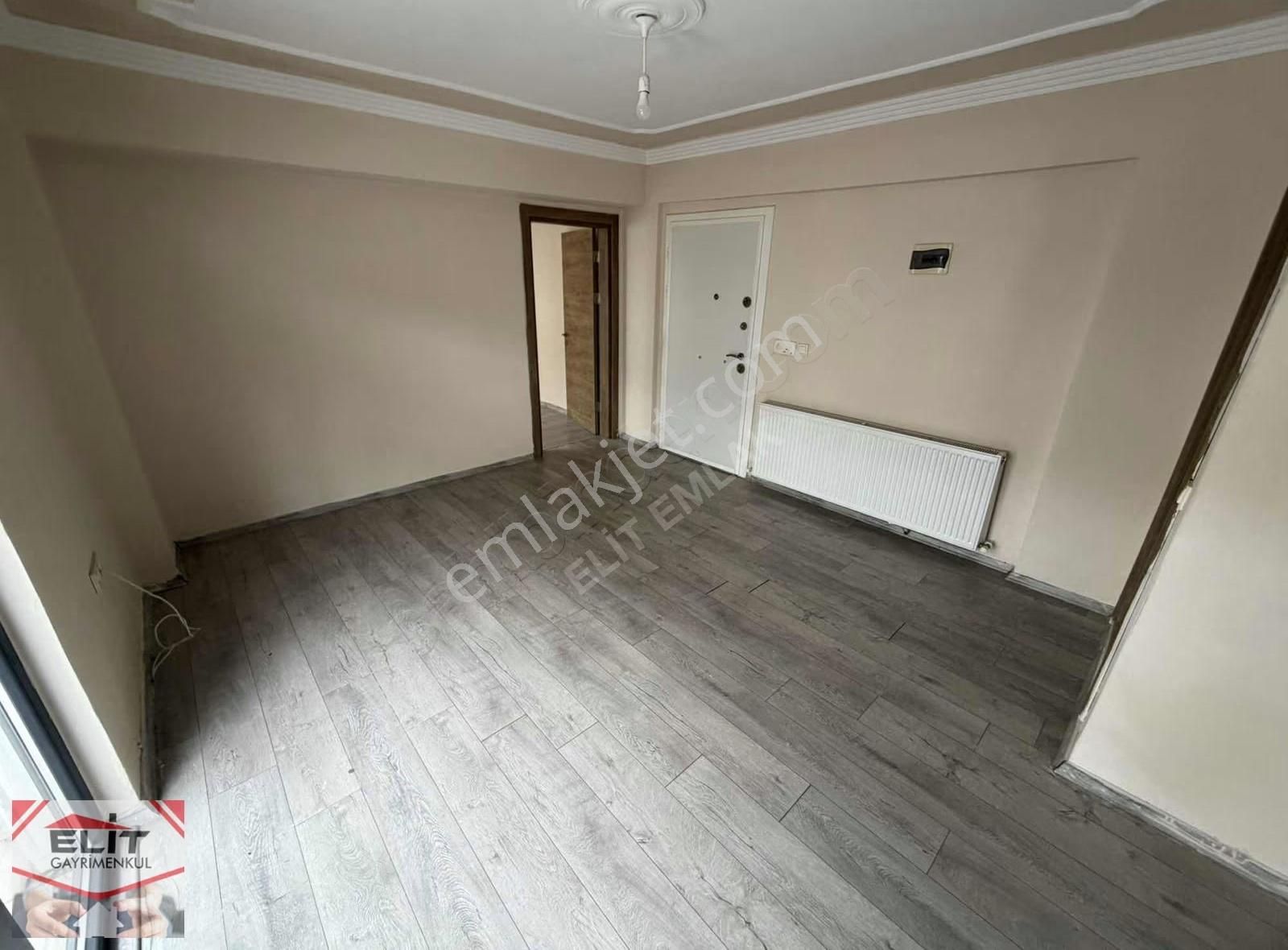 Karasu Yeni Mahallede Satılık 1+1 Kombili Daire - Görsel 3