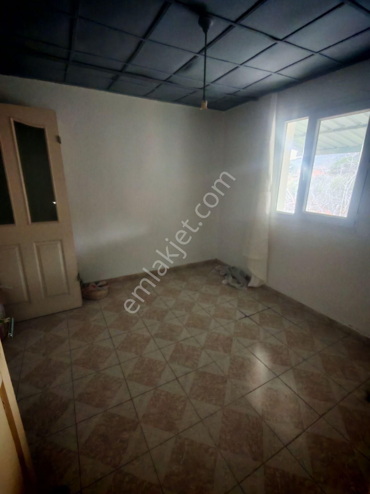 Dikili Kıroba Köyünde 590 M2 Bahçe İçinde Satılık Köy Evi - Görsel 12