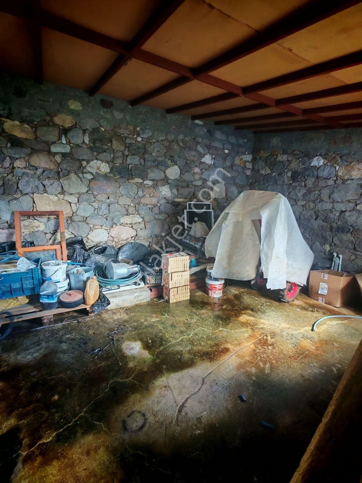 Dikili Kıroba Köyünde 590 M2 Bahçe İçinde Satılık Köy Evi - Görsel 18