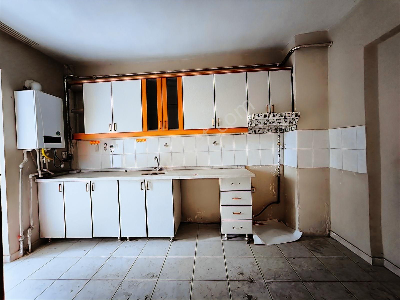 Törekent Mh. Merkezi Konumda Site İçerisinde 3+1 Geniş Daire - Görsel 13