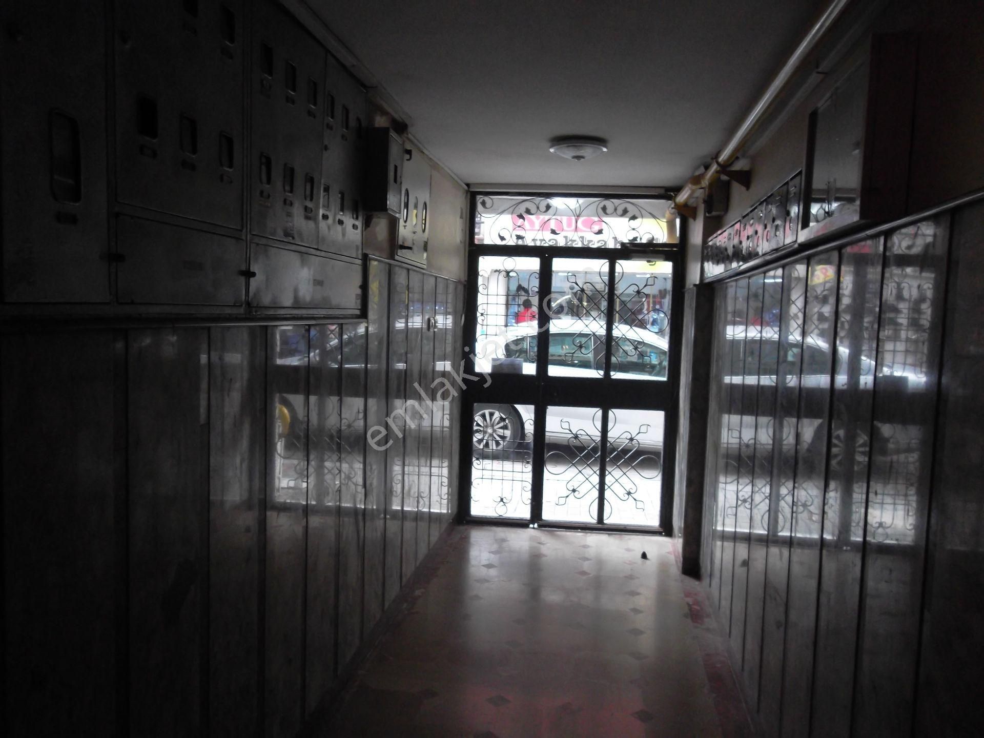 Üçyol Metro Yanında Asansörlü Ara Kat 2+1 Kiralık Daire - Görsel 4