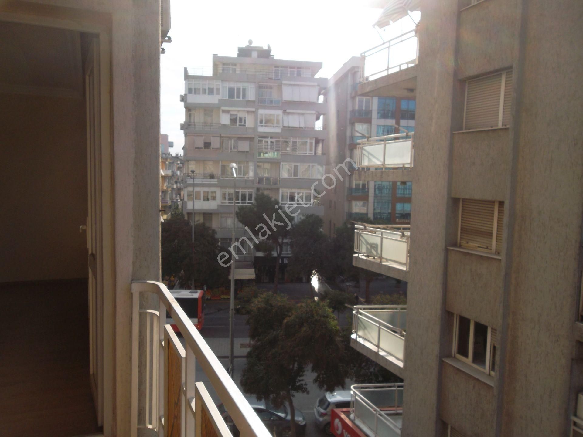 Üçyol Metro Yanında Asansörlü Ara Kat 2+1 Kiralık Daire - Görsel 12