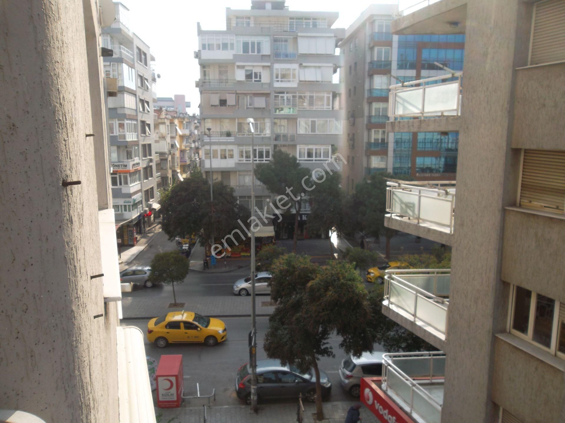 Üçyol Metro Yanında Asansörlü Ara Kat 2+1 Kiralık Daire - Görsel 13