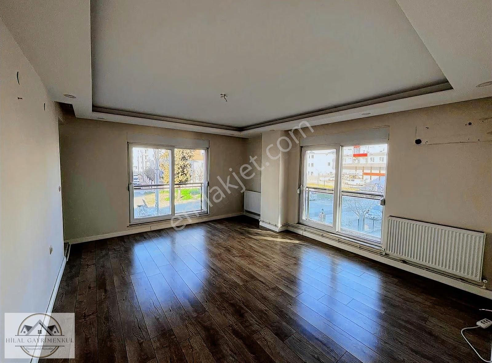 Antalya Gebizli Halısaha Dibi Ebeynbanyolu,d.gazlı,çok Geniş 3+1