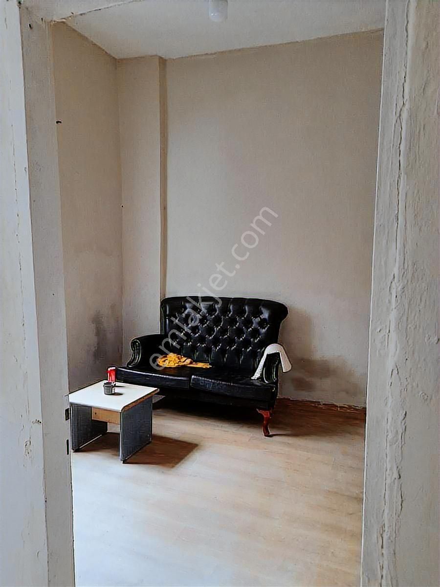 Bekara Ve Yabancıya Uygundur