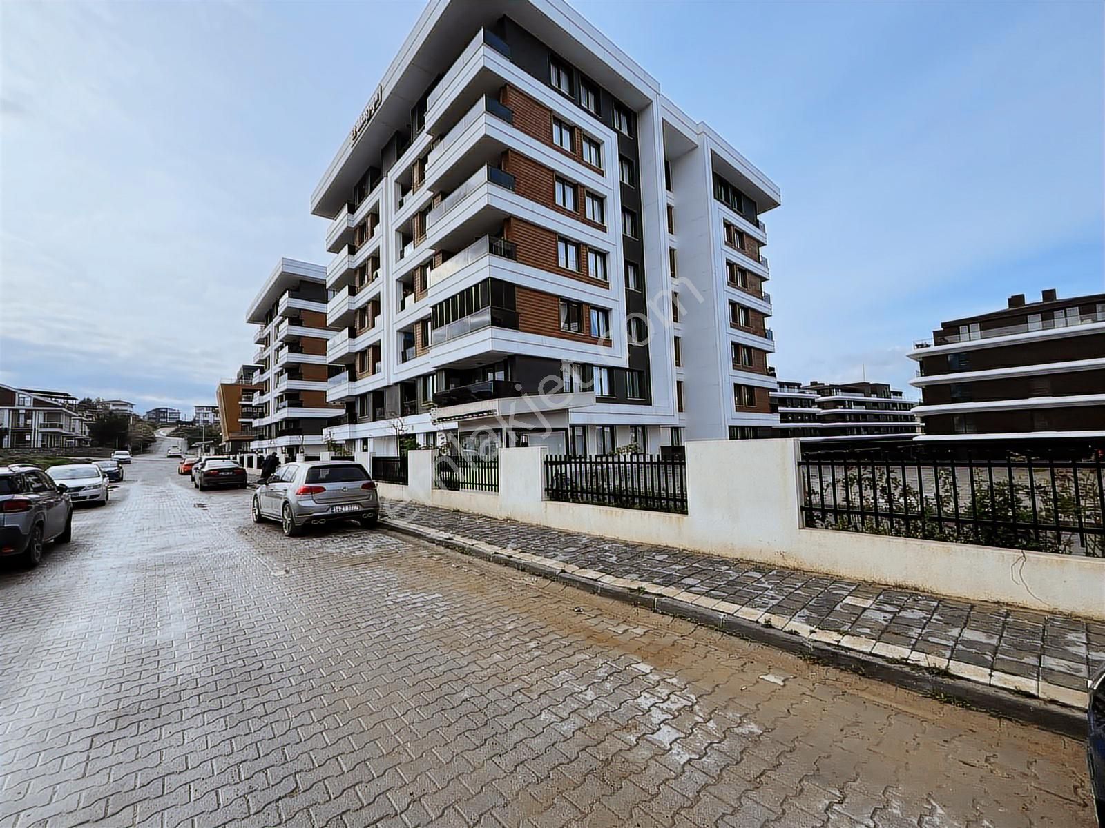 2+1 (en Uygunu)a-kalite Sıfr Yüksek Giriş Meydan Suitesde Ön Cep - Görsel 16