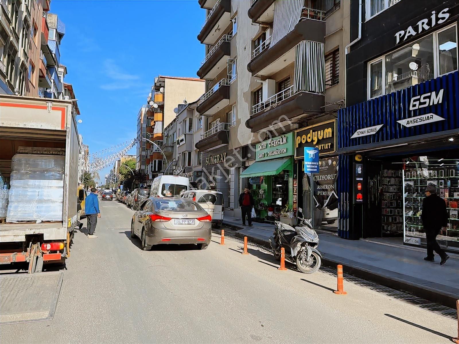 Şehrin Göbeğinde 2+1 Sıfır Arakat (ön Cephe) Yüksek Kira Getril - Görsel 12