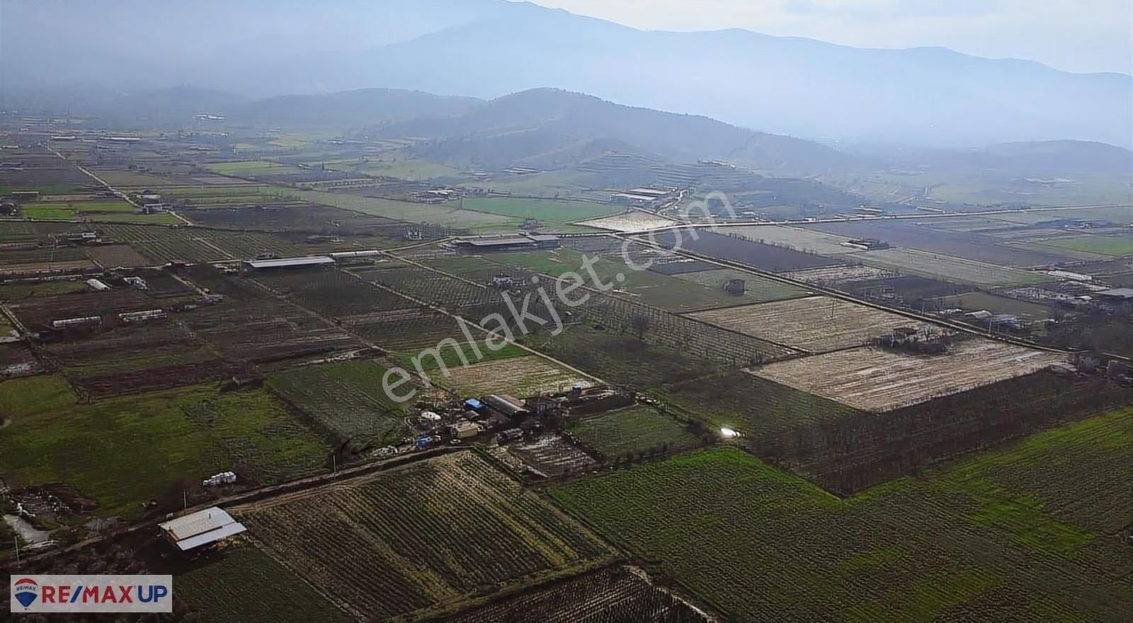 Ödemiş 'te 11.156 M² Düz Verimli Arazi - Görsel 18