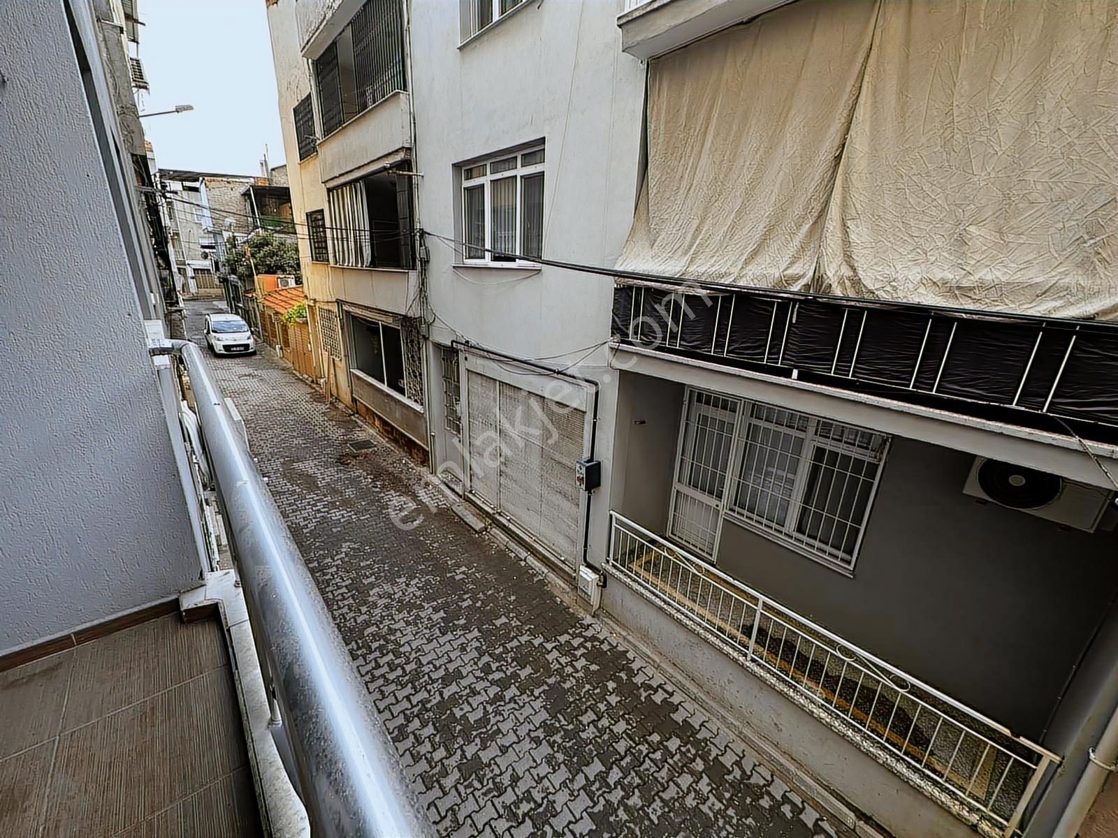 Bornova Çamdibi Merkezi Konumda Kiralık Geniş 3+1 Daire - Görsel 27