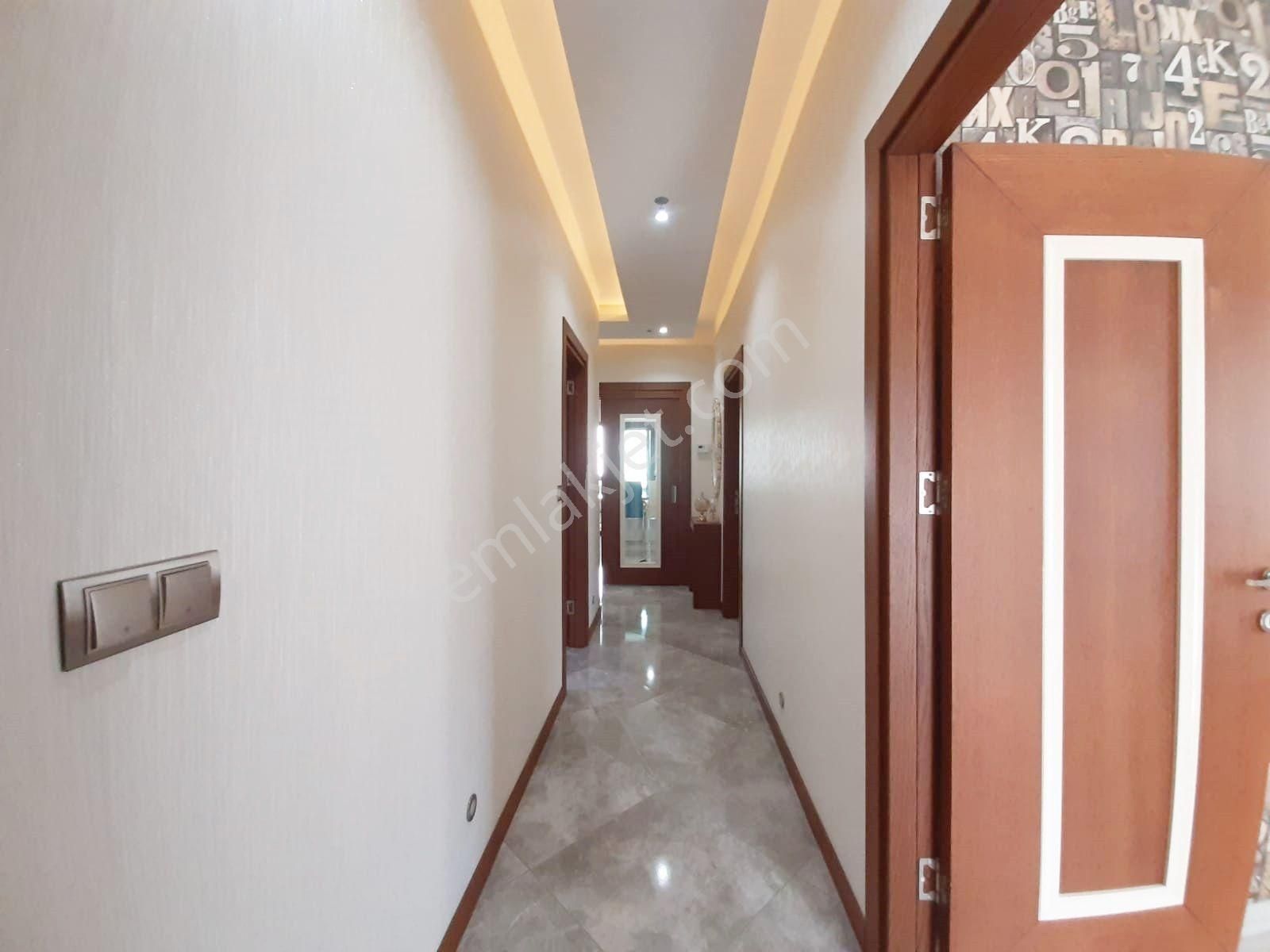 Yurt Mahallesin'de Park Manzaralı Her Kat Tek Daire Akıllı Ev Sistemli 5+1 !!! - Görsel 17